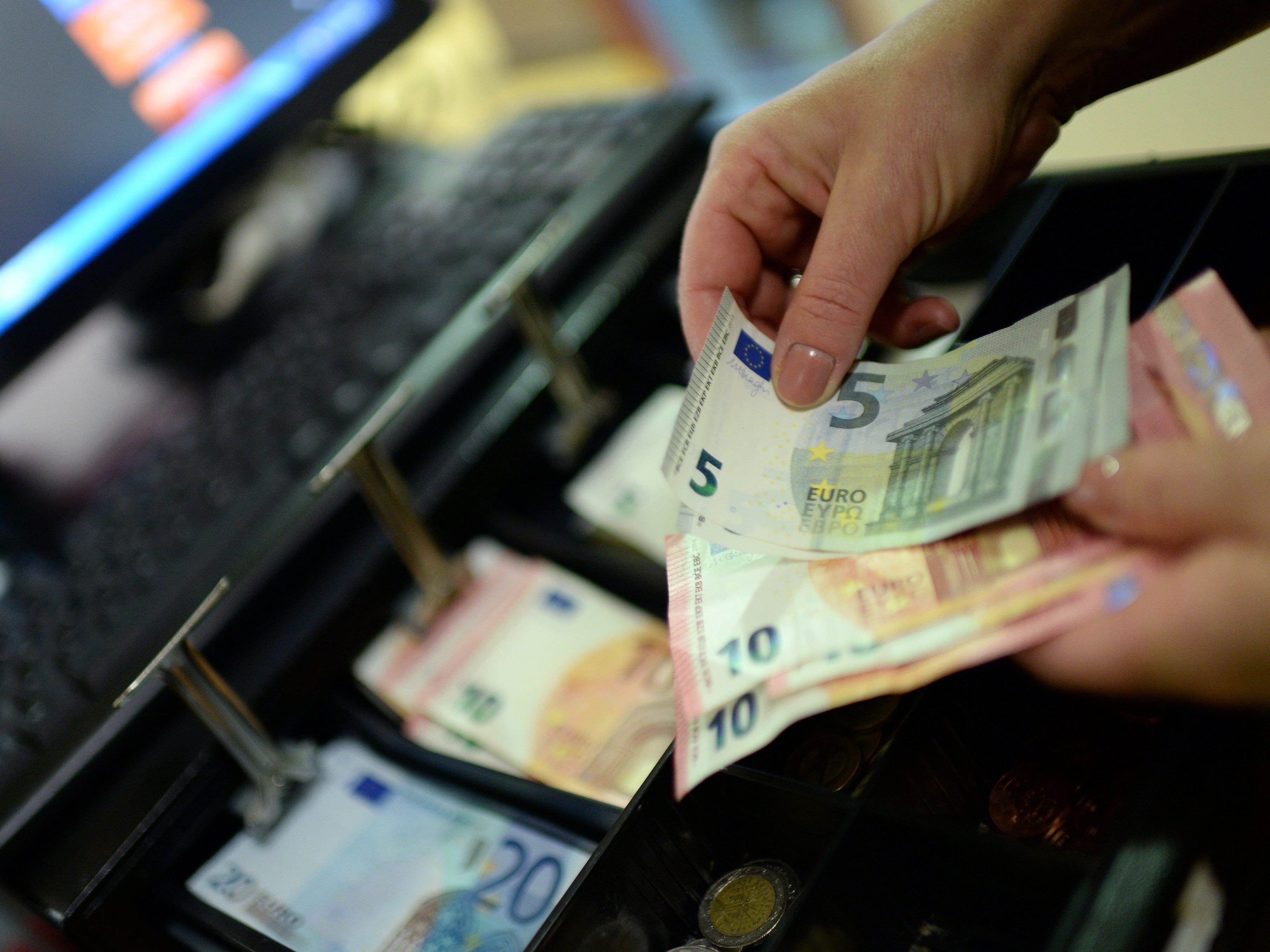 Wie hoch im Vorjahr die zusätzlichen Mehreinnahmen aufgrund der Registrierkassenpflicht waren, wurde nicht genannt.