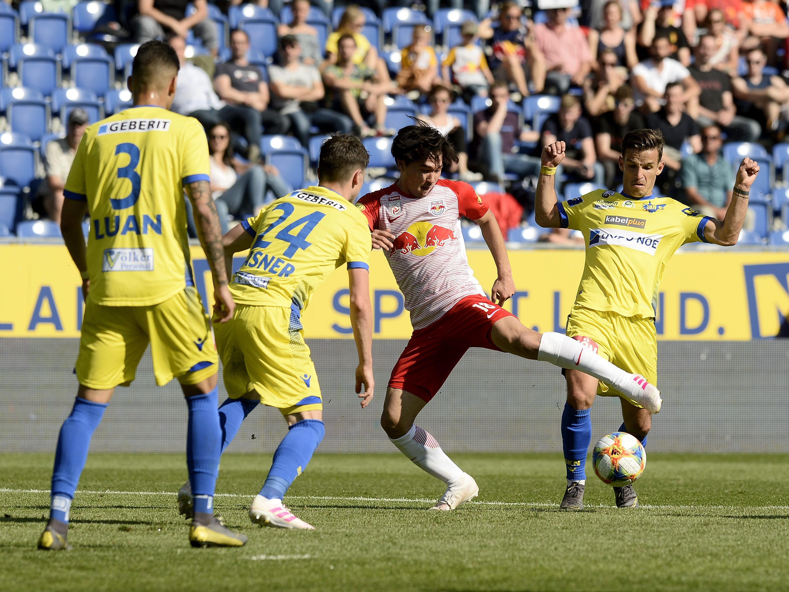 Das Bungesliga-Spiel SKN St.Pölten gegen RB Salzburg endete mit einem 1:1. Das Bungesliga-Spiel SKN St.Pölten gegen RB Salzburg endete mit einem 1:1.