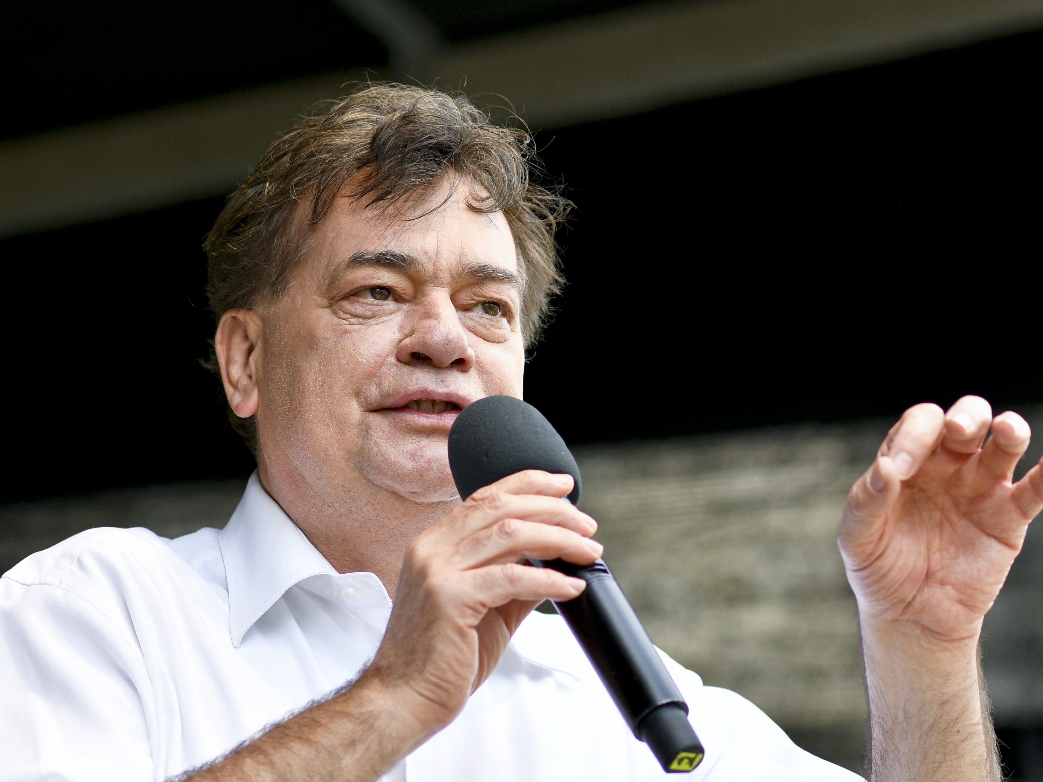 Werner Kogler sprach sich für eine aktive Arbeitsmarktpolitik aus. Werner Kogler sprach sich für eine aktive Arbeitsmarktpolitik aus.
