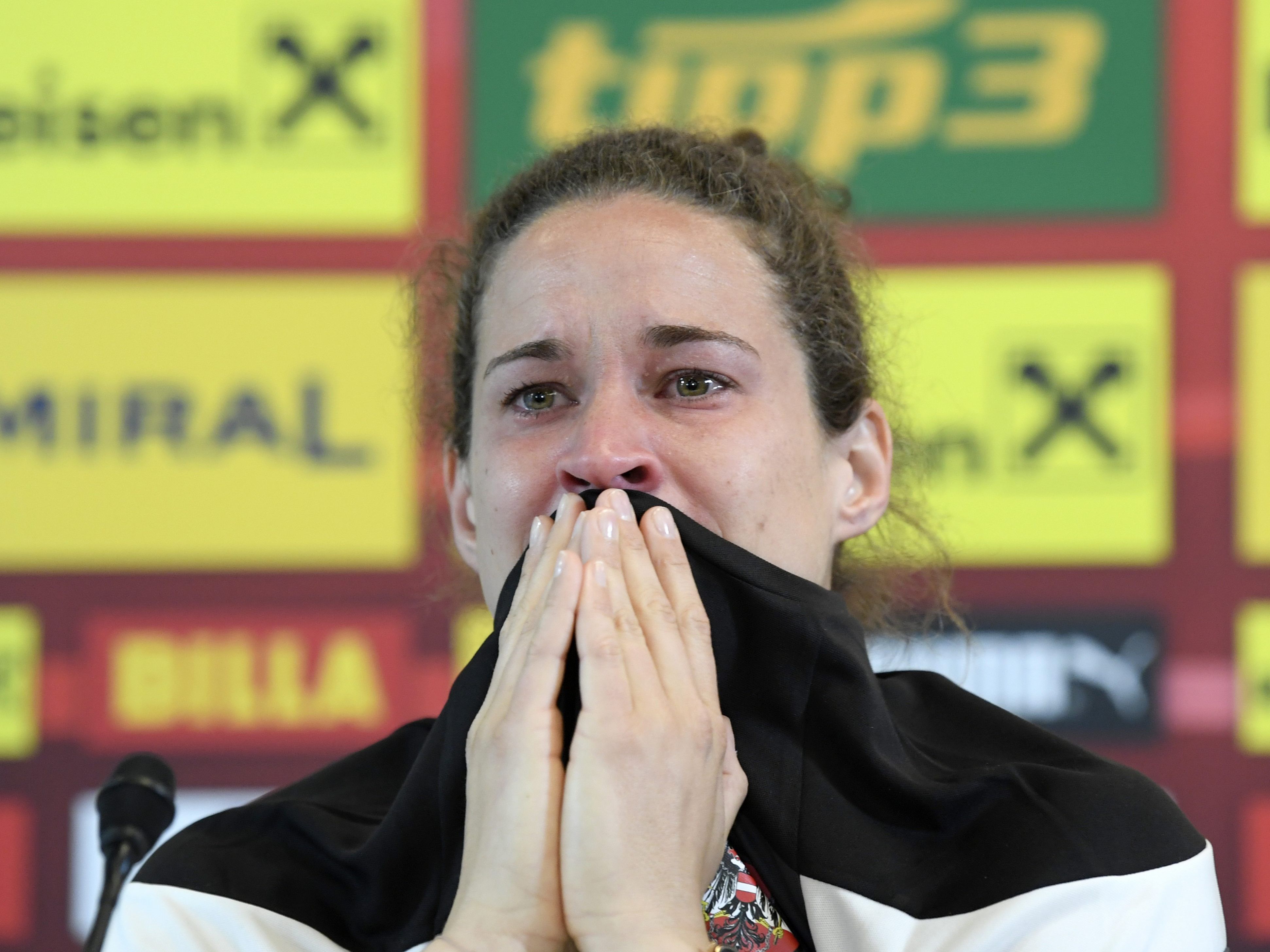 Die ÖFB-Teamspielerin Nina Burger gab am Montag ihren Rücktritt bekannt. Die ÖFB-Teamspielerin Nina Burger gab am Montag ihren Rücktritt bekannt.