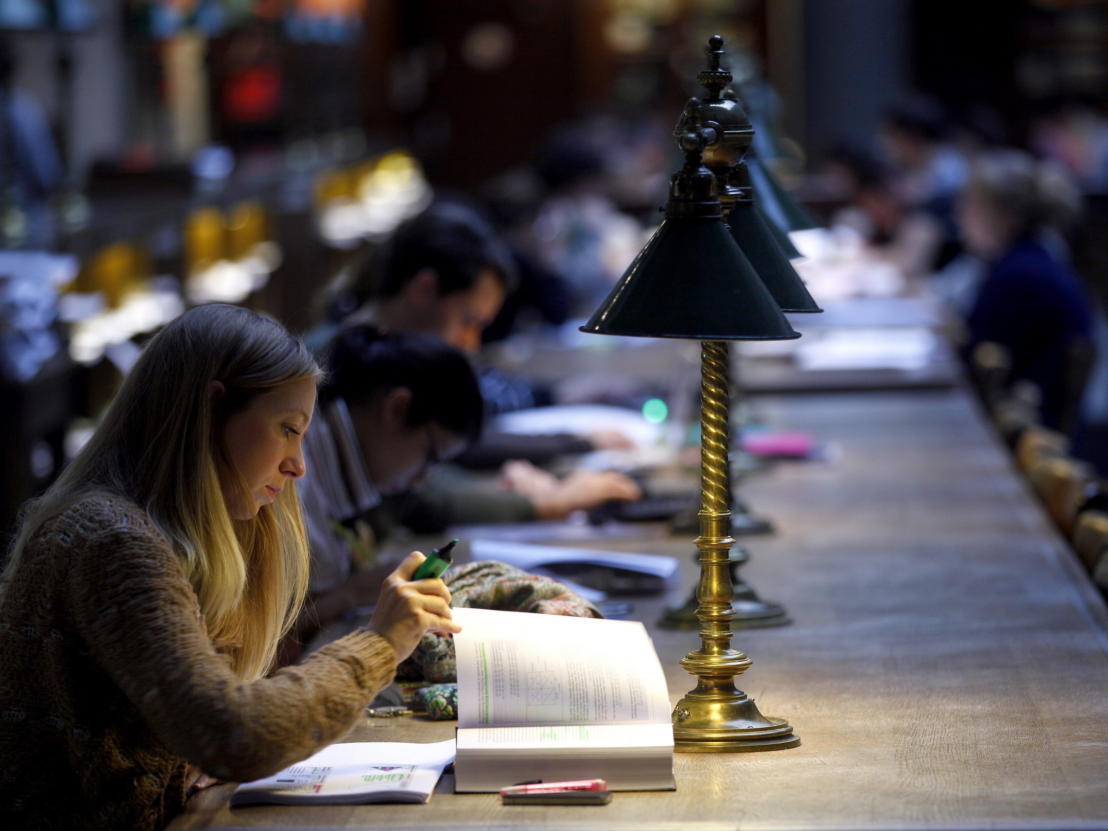 Rund 6.000 Langzeitstudenten brachen ihre Ausbildung ab.