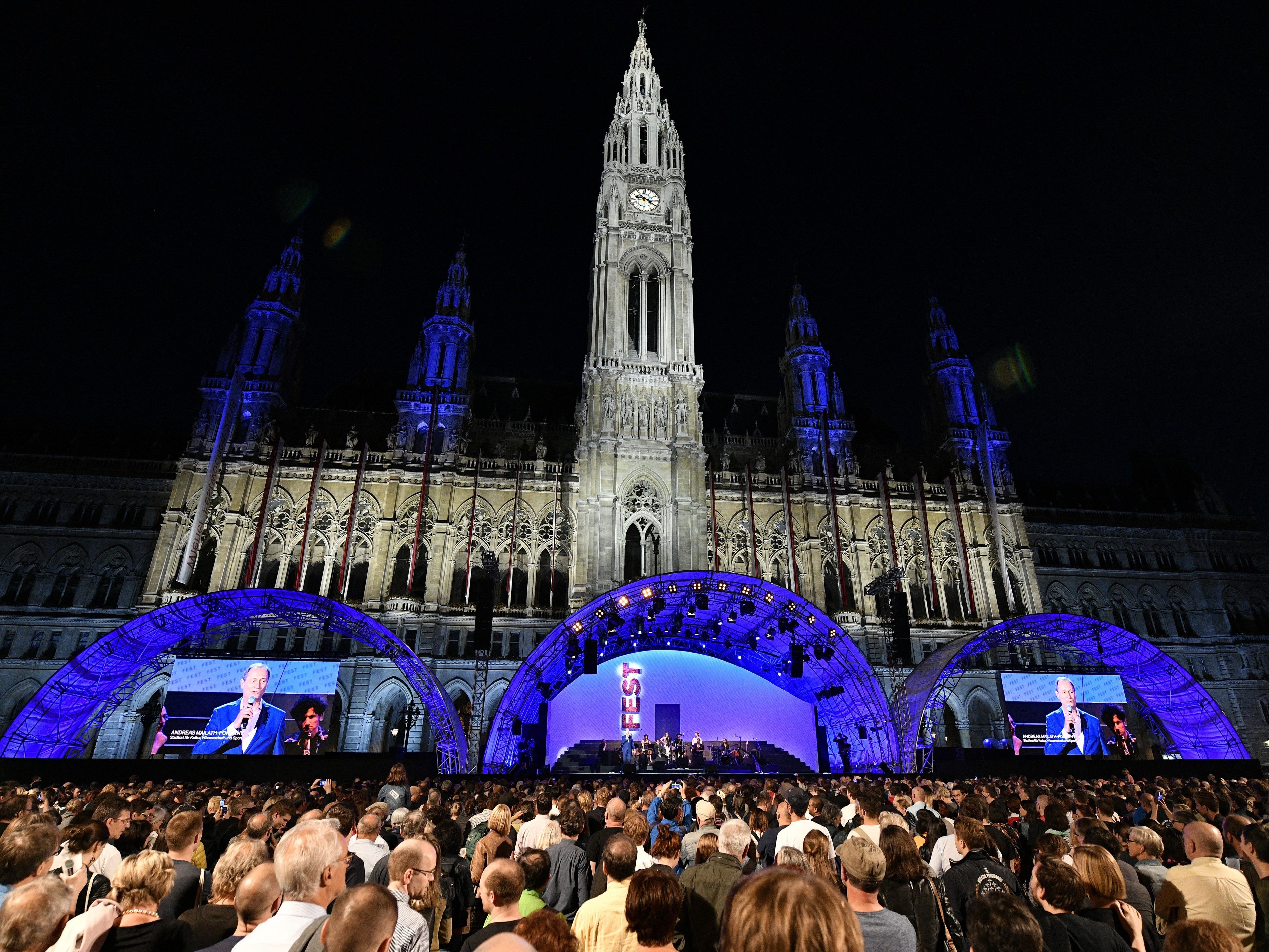 Am 10. Mai starten die Wiener Festwochen mit einer Eröffnungsshow am Rathausplatz.