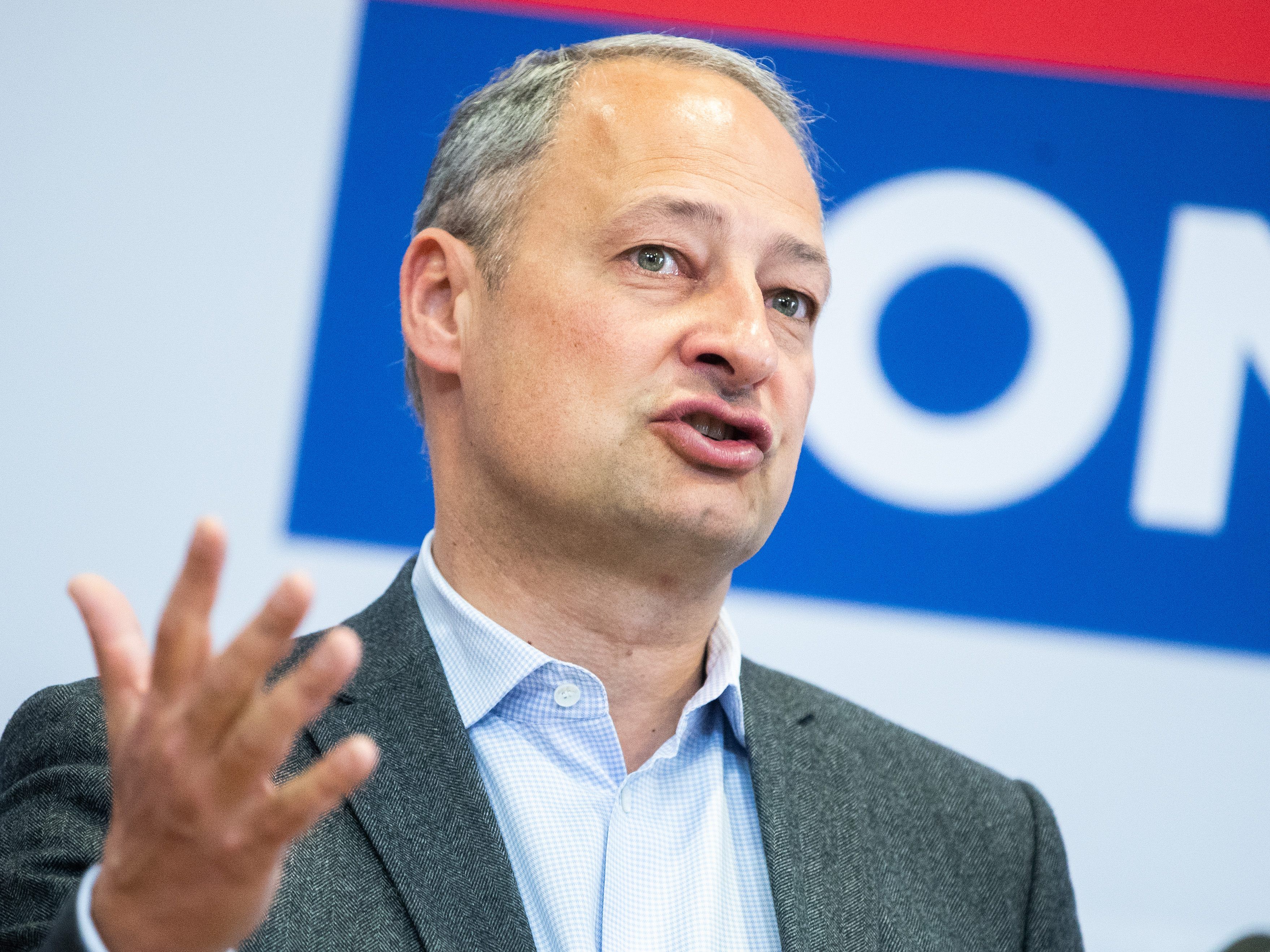 Die SPÖ zieht mit Andreas Schieder als Spitzenkandidat in den EU-Wahlkampf. Die SPÖ zieht mit Andreas Schieder als Spitzenkandidat in den EU-Wahlkampf.