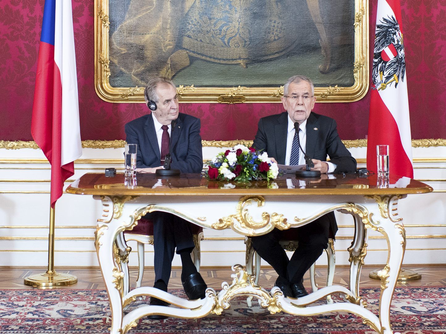 Alexander Van der Bellen und sein tschechischer Amtskollege unterhielten sich über die EU und den Brexit. Alexander Van der Bellen und sein tschechischer Amtskollege unterhielten sich über die EU und den Brexit.