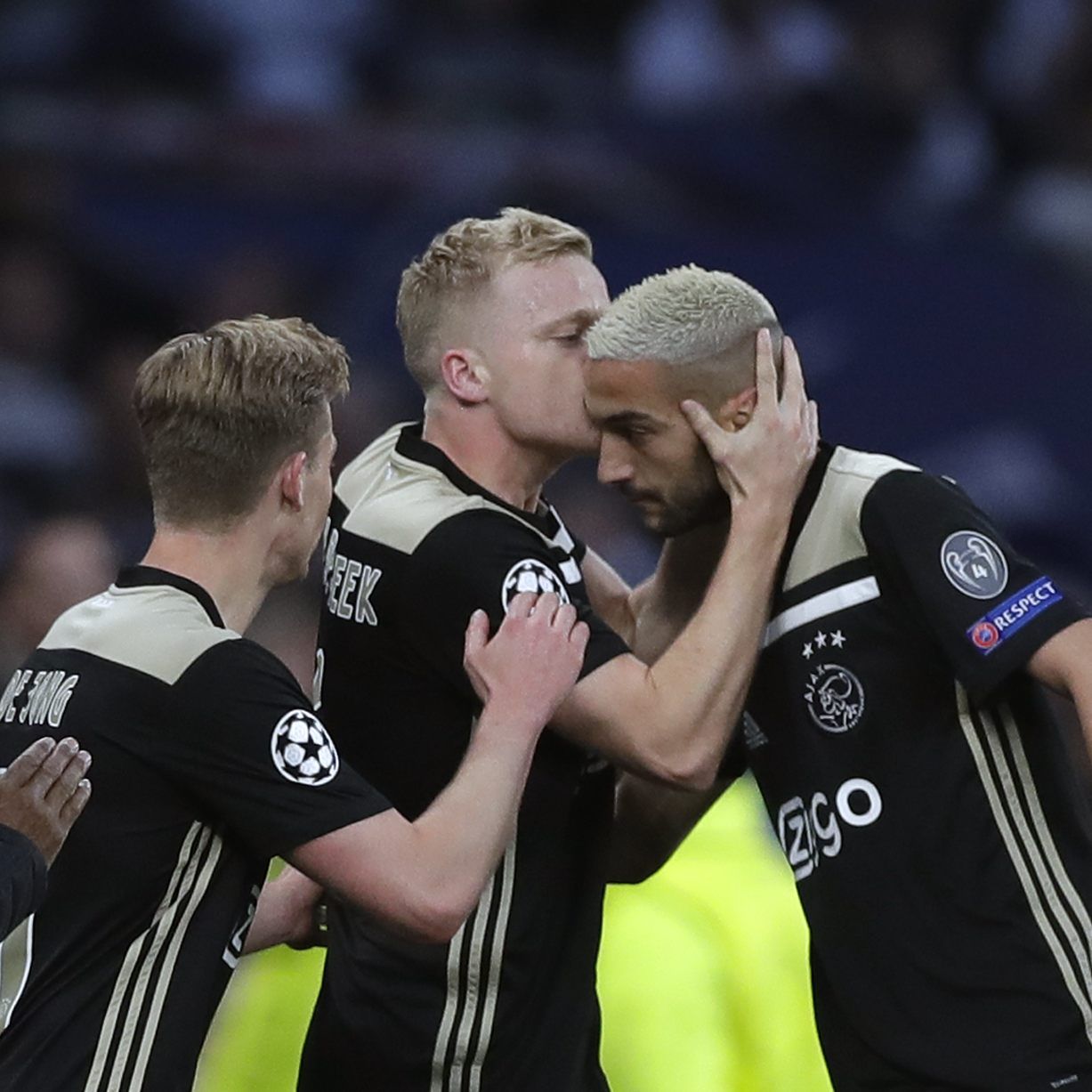 Ajax jubelt über einen verdienten Sieg im Halbfinal-Hinspiel der CL.