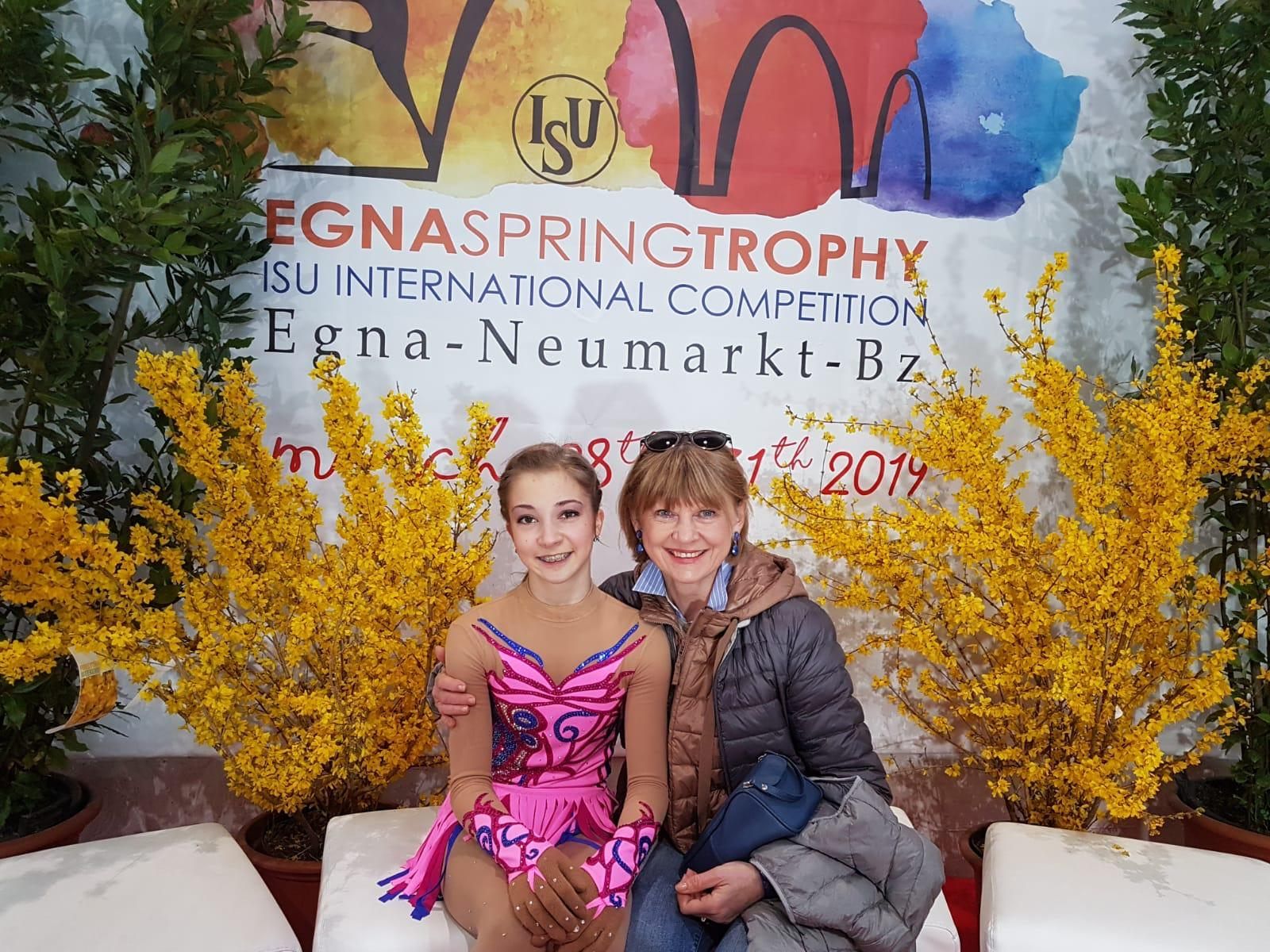 Olga Mikutina mit Trainerin Elena Romanova