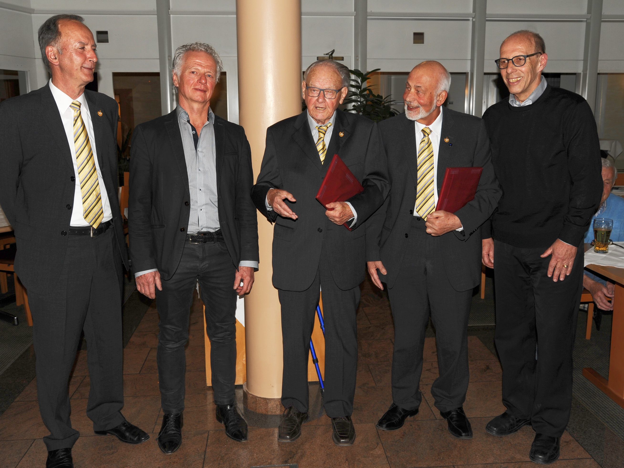 Von links: Vorstand Mag. Kurt Deuring, Ehrenmitglied Joschy Deuring, Dr. Herbert Tschofen, Wolfram Prantl und Stadtrat Mag. Michael Rauth Von links: Vorstand Mag. Kurt Deuring, Ehrenmitglied Joschy Deuring, Dr. Herbert Tschofen, Wolfram Prantl und Stadtrat Mag. Michael Rauth