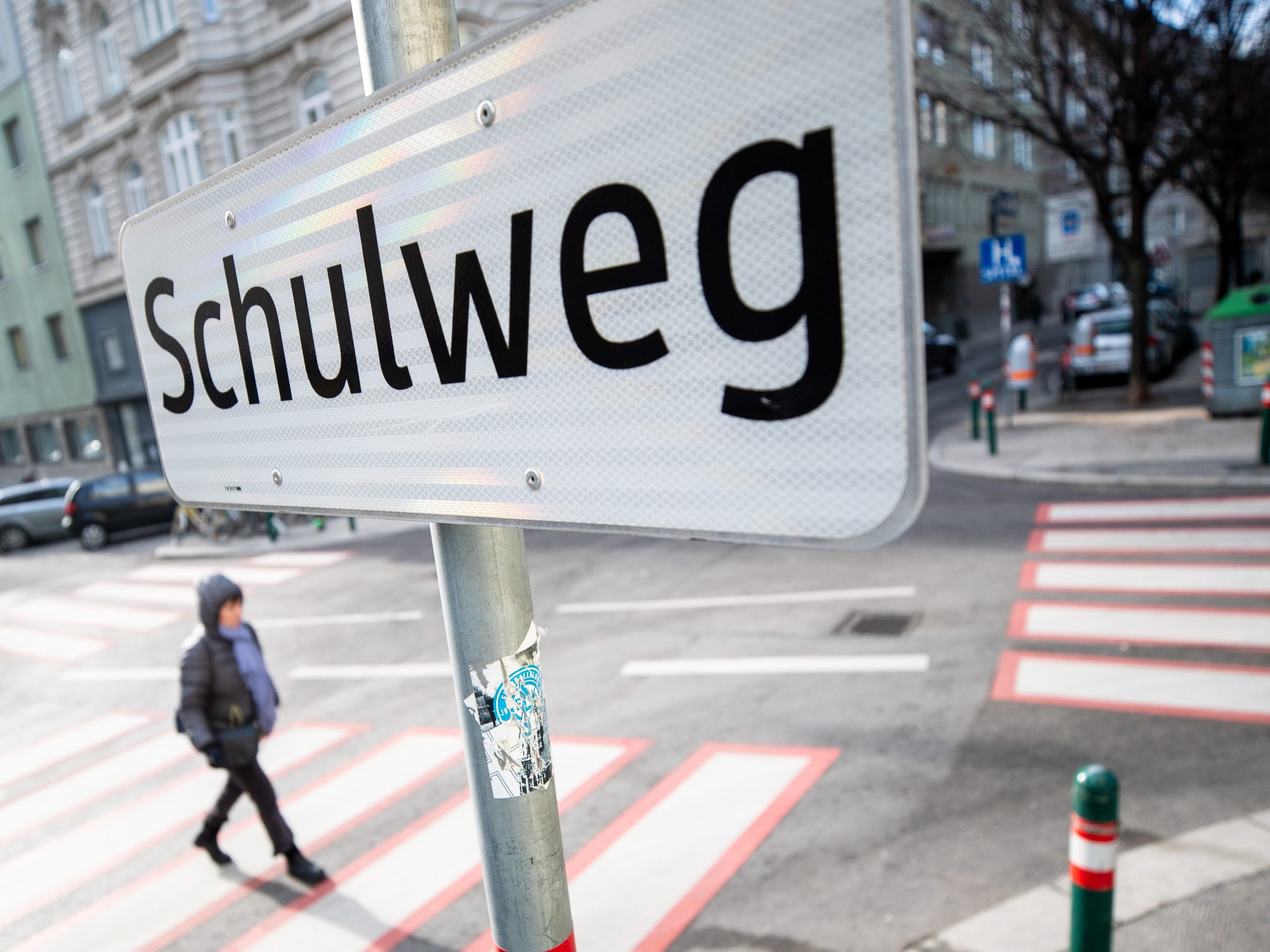 Die Kinder waren auf dem Weg in die Schule und dürften dabei nicht auf den Verkehr geachtet haben.