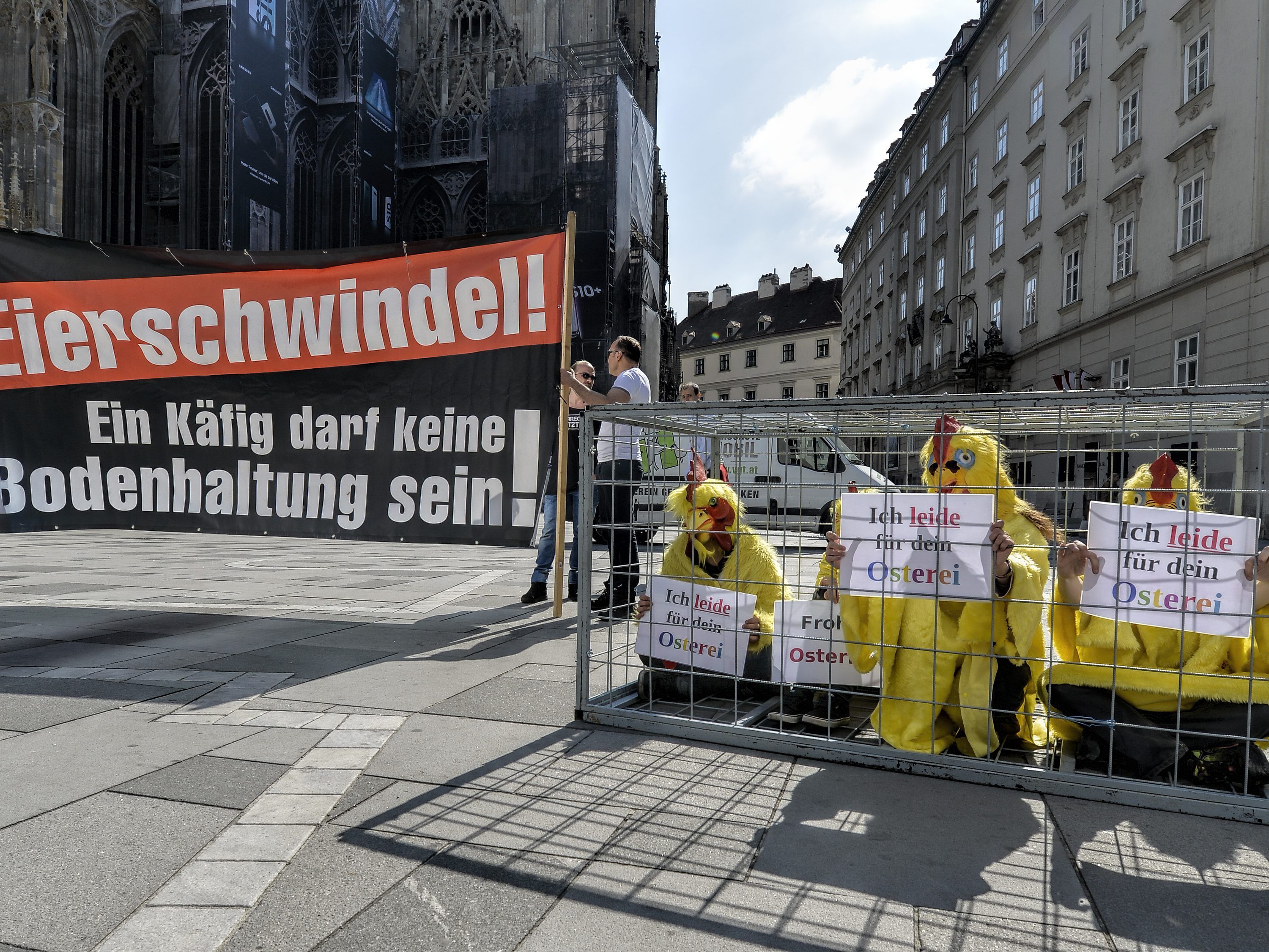 Am Mittwoch wurde am Stephansplatz demonstriert. Am Mittwoch wurde am Stephansplatz demonstriert.