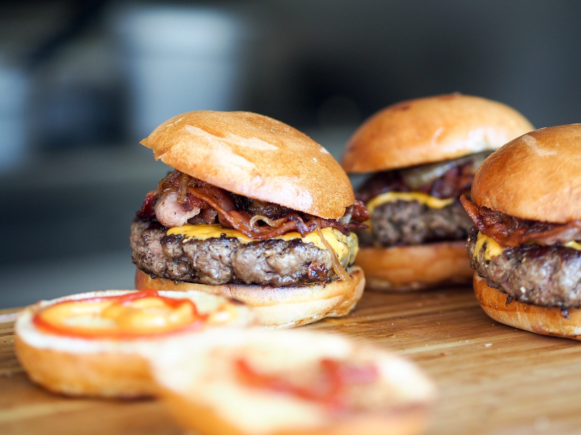 Zum "1st Burger Wettessen" wird im Wiener Bermudadreieck geladen Zum "1st Burger Wettessen" wird im Wiener Bermudadreieck geladen