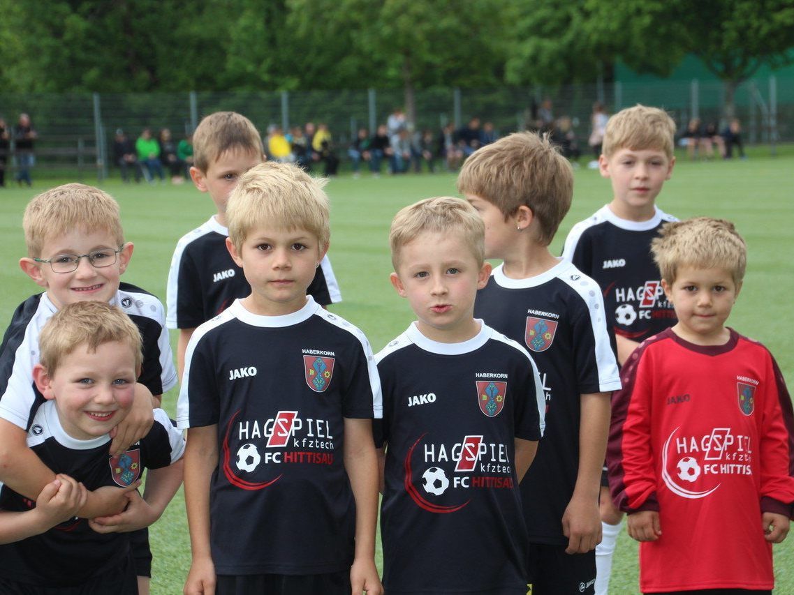 Die Jugend in Hittisau ist absolut fußballbegeistert. Die Jugend in Hittisau ist absolut fußballbegeistert.