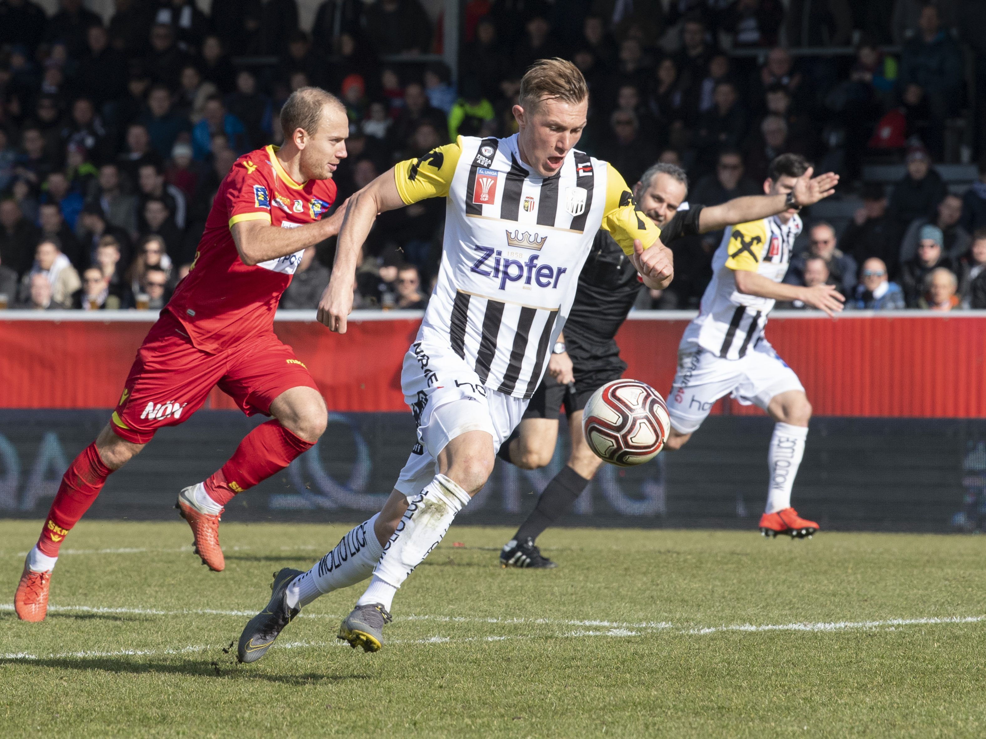 Wir berichten ab 14:30 Uhr live vom Spiel LASK gegen SKN St. Pölten.