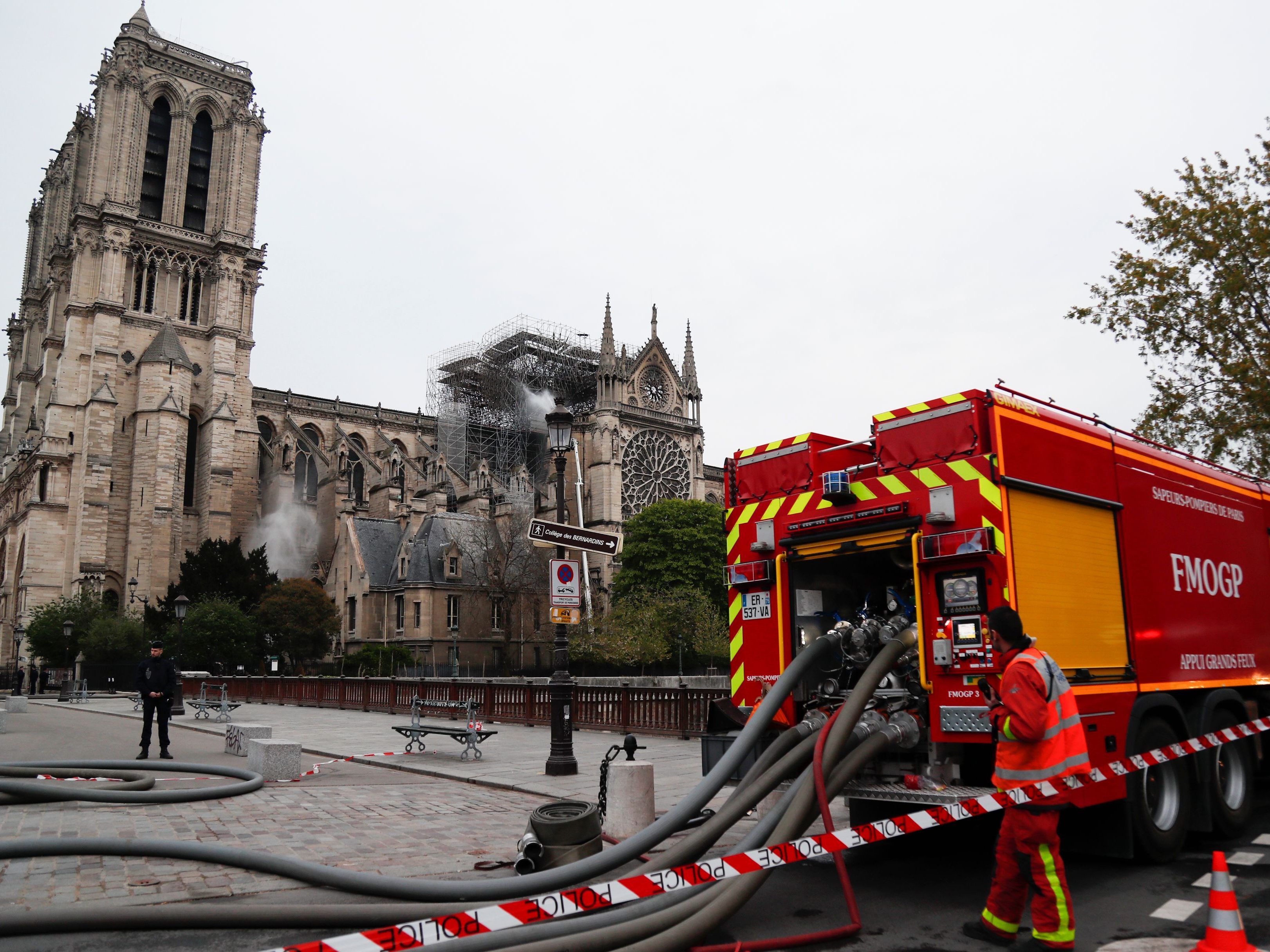 Der Dachstuhl der Kathedrale wurde durch den Brand komplett zerstört.