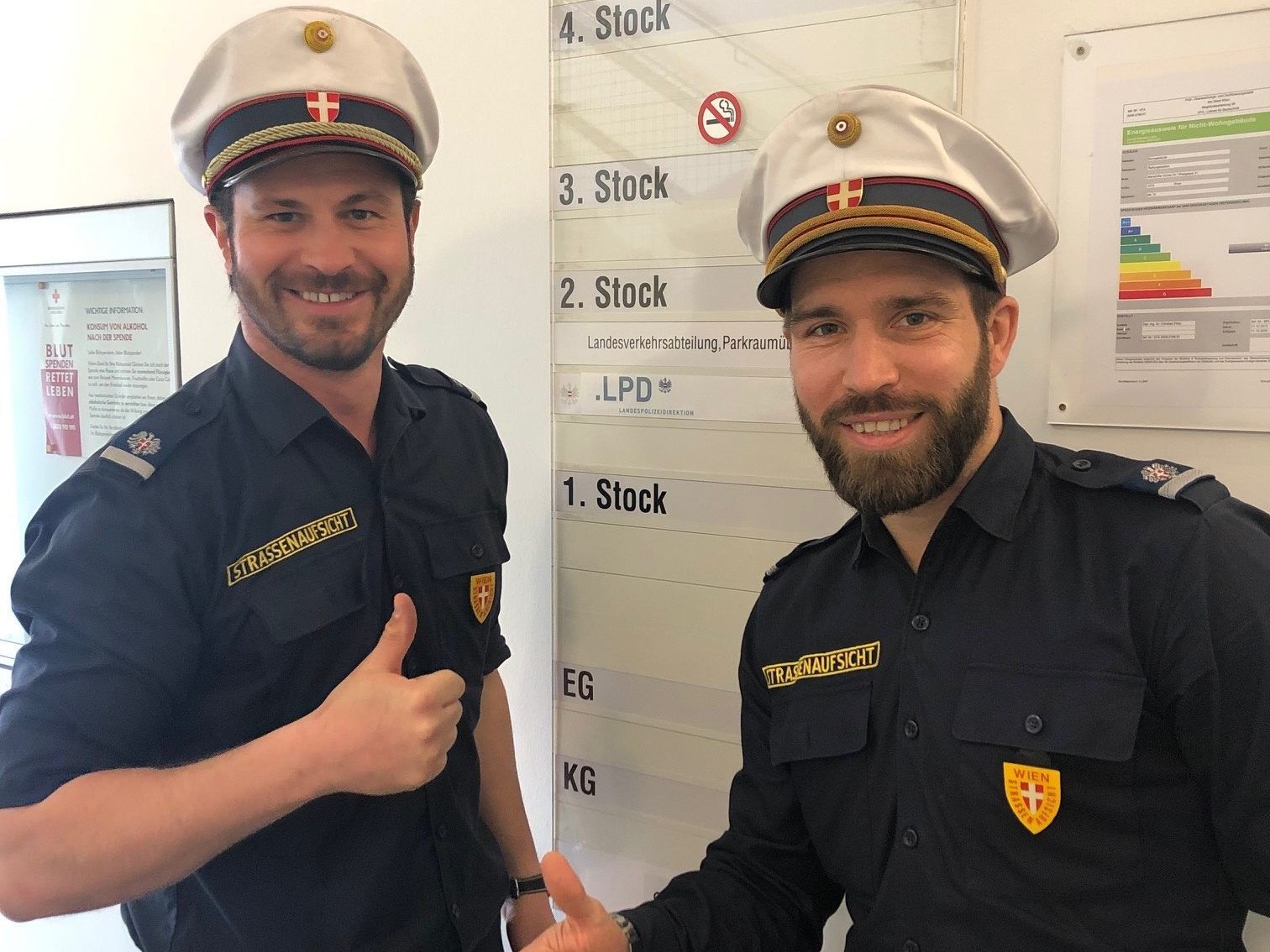 Die Parksheriffs Horst F. und Patrick W. sind die Helden des Tages. Die Parksheriffs Horst F. und Patrick W. sind die Helden des Tages.