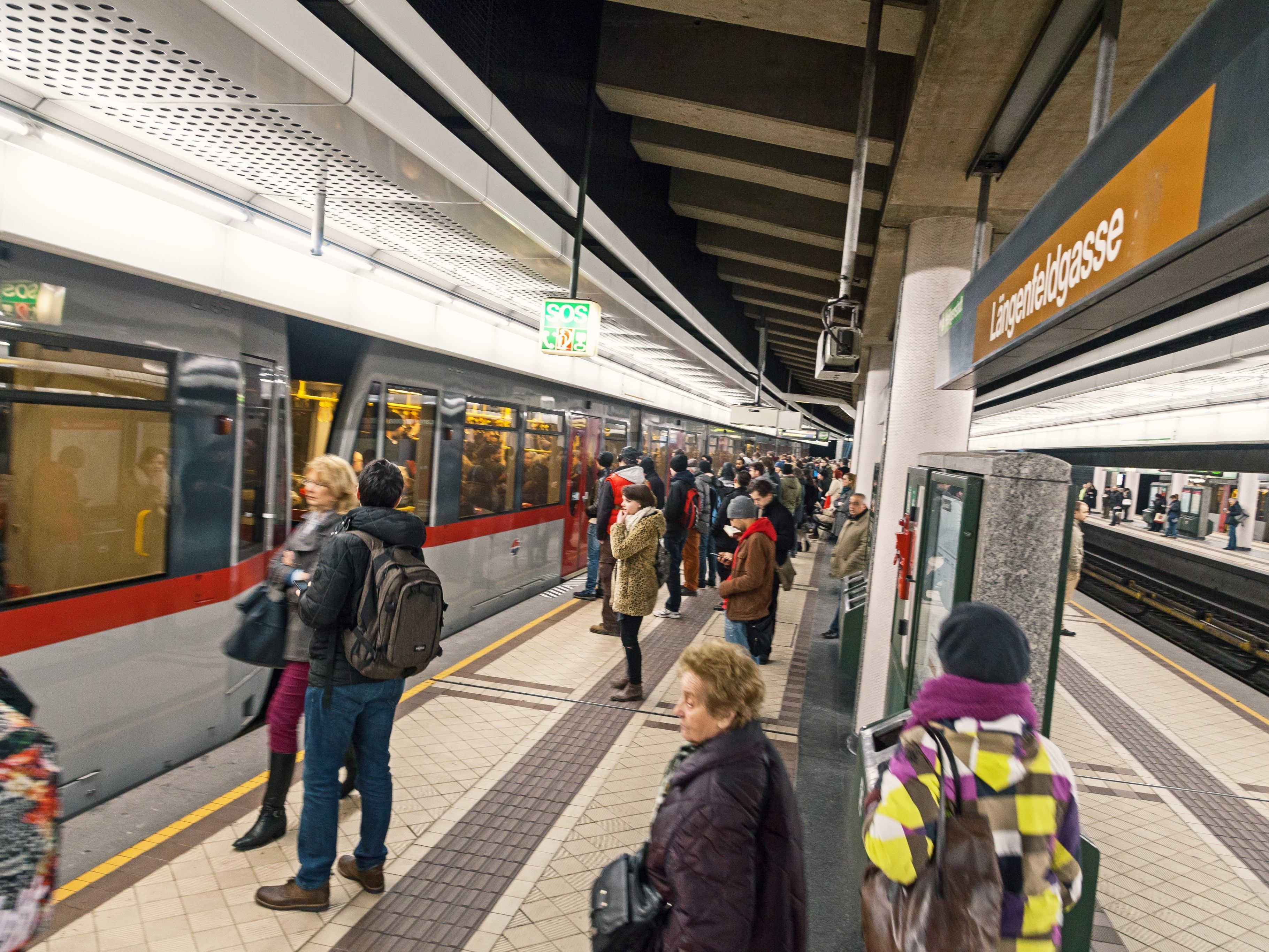 Rauch in einem Zug der U6 sorgte Donnerstagfrüh für Komplikationen.