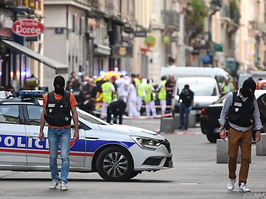 Bei der Detonation wurden 13 Menschen verletzt Bei der Detonation wurden 13 Menschen verletzt