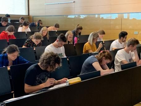 Über 120 junge Vorarlbergerinnen und Vorarlberger haben am Probetest teilgenommen.