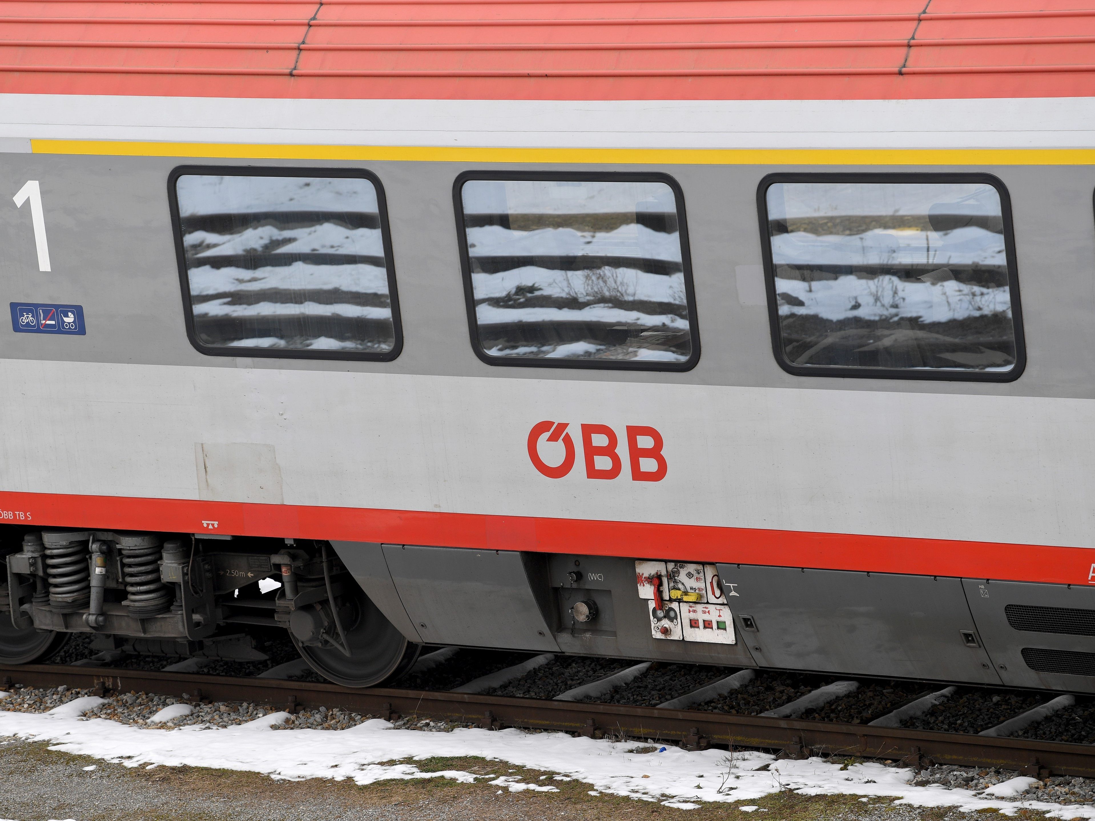 Die ÖBB nahm um 15:27 Uhr den Normalbetrieb wieder auf. Die ÖBB nahm um 15:27 Uhr den Normalbetrieb wieder auf.