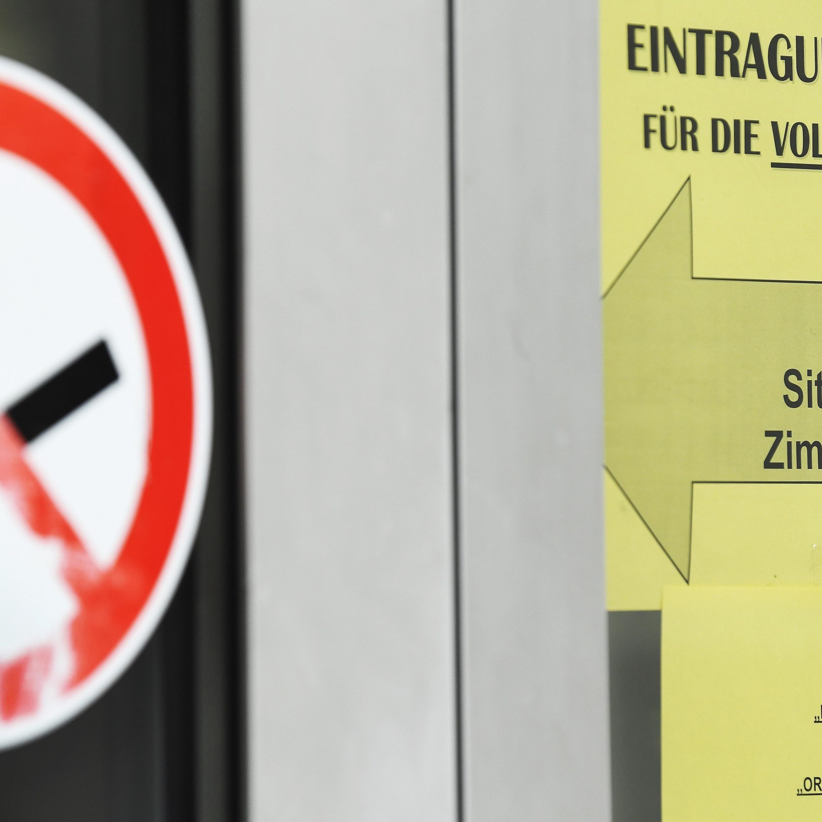 Experten fordern nun die Umsetzunge des Rauchverbots.