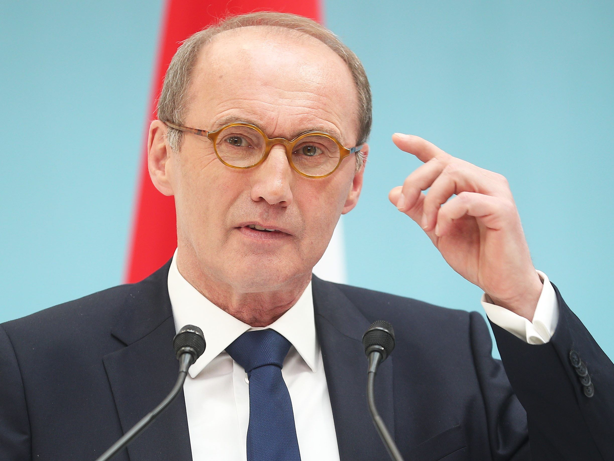 ÖVP-Spitzenkandidat Othmar Karas findet, es müsse sich "etwas ändern"