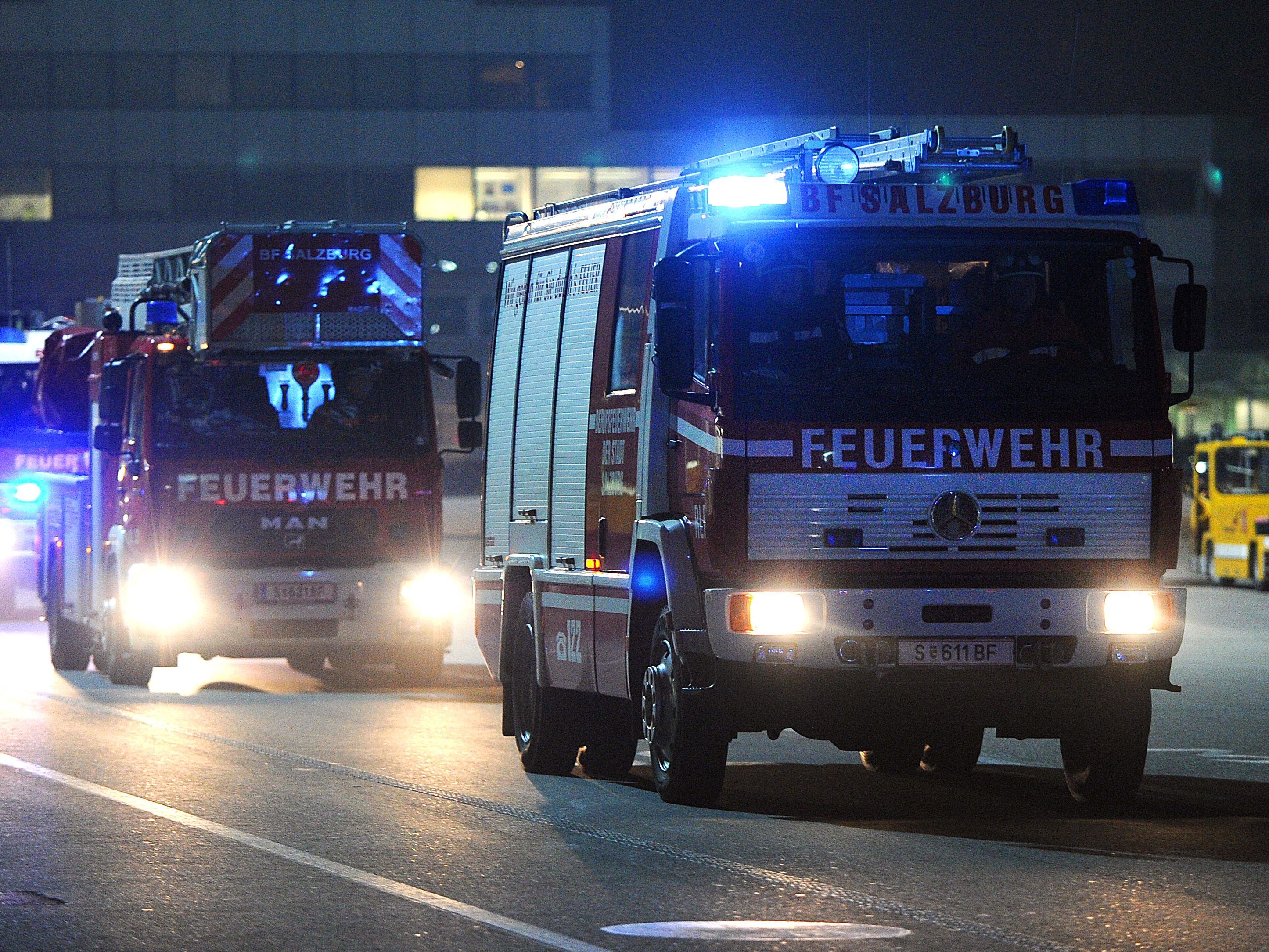 Bei einem Zimmerbrand in Wien-Favoriten wurde der Wohnungsinhaber schwer verletzt. Bei einem Zimmerbrand in Wien-Favoriten wurde der Wohnungsinhaber schwer verletzt.