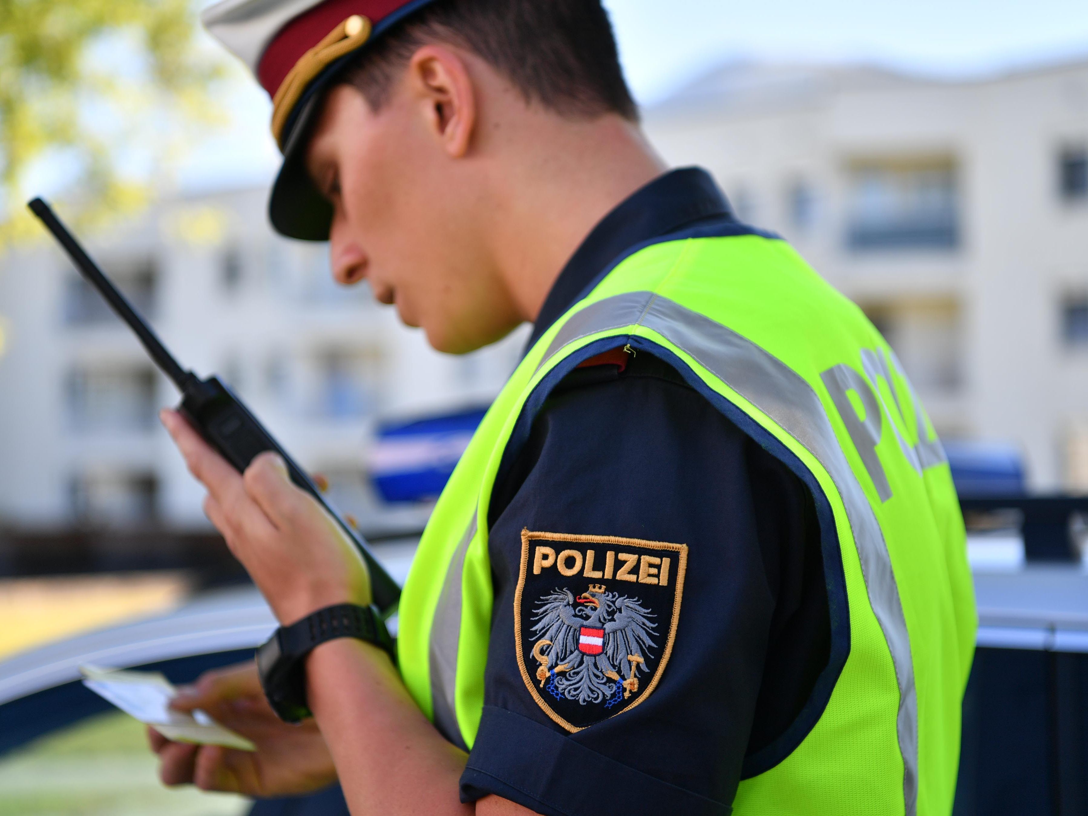 Den beiden Lkw wurde die Weiterfahrt untersagt. Den beiden Lkw wurde die Weiterfahrt untersagt.
