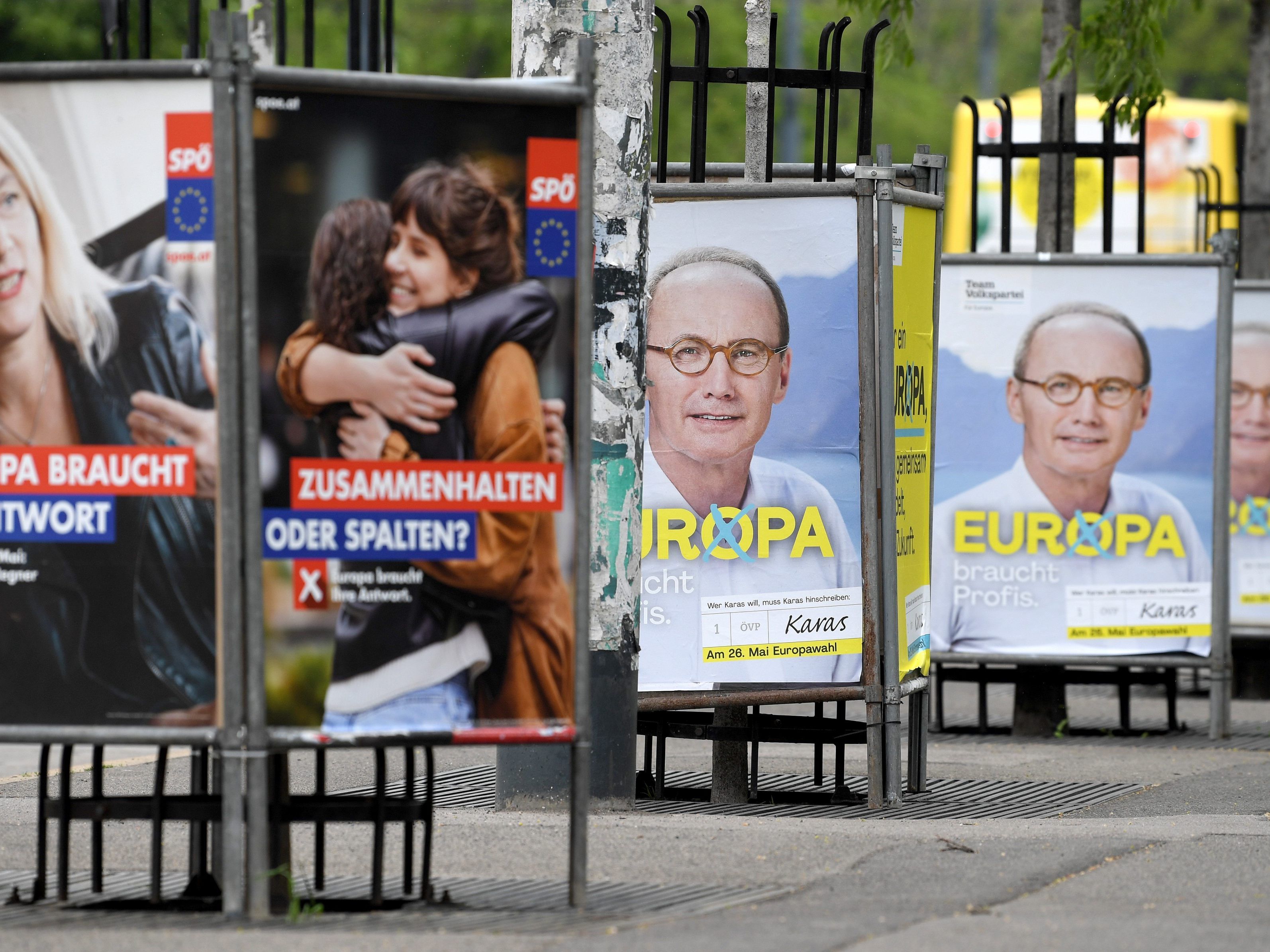 Österreicher werden zum Urnengang aufgefordert. Österreicher werden zum Urnengang aufgefordert.