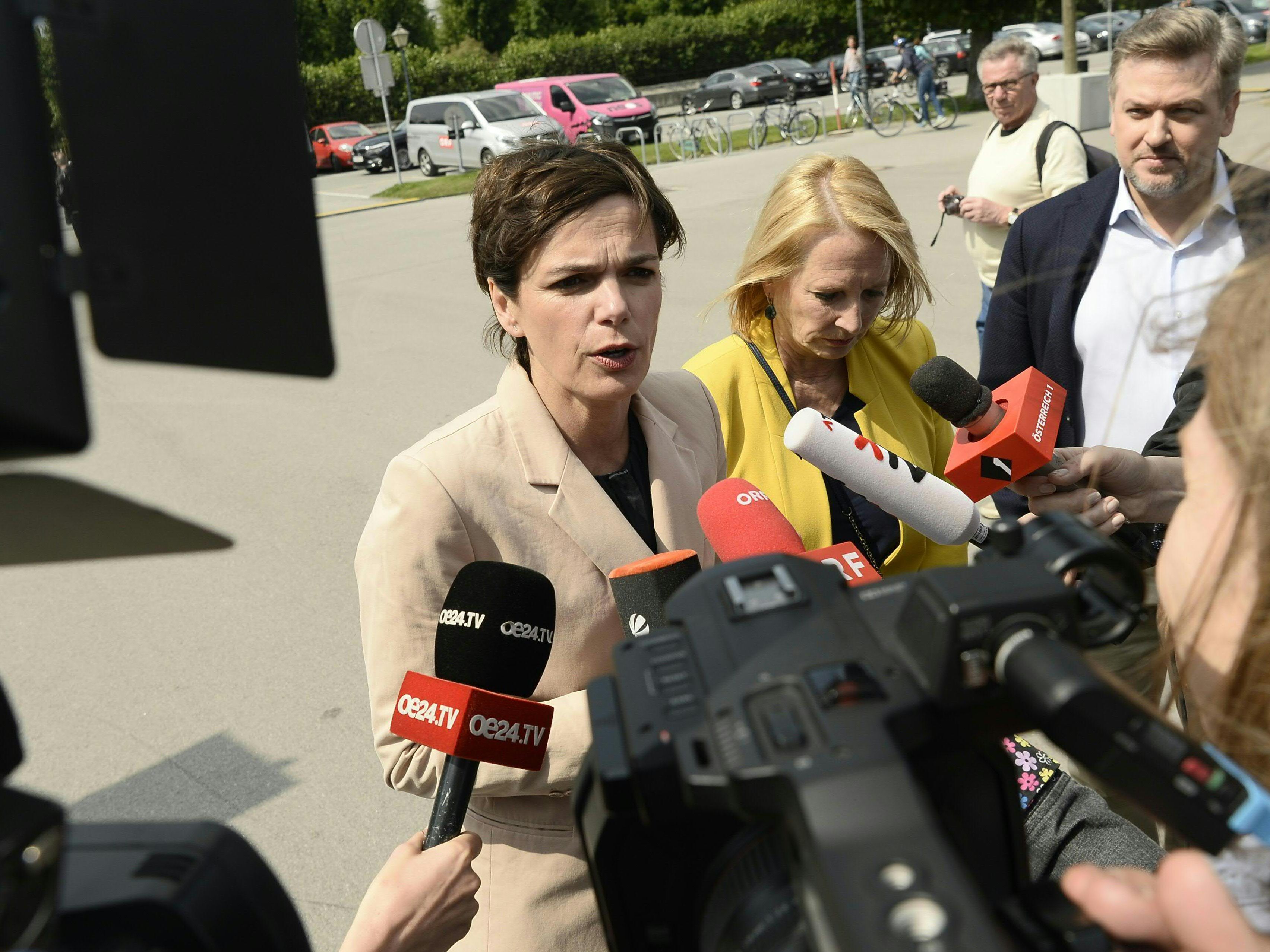 Pamela Rendi-Wagner vor der Tagung des SPÖ-Präsidiums. Pamela Rendi-Wagner vor der Tagung des SPÖ-Präsidiums.