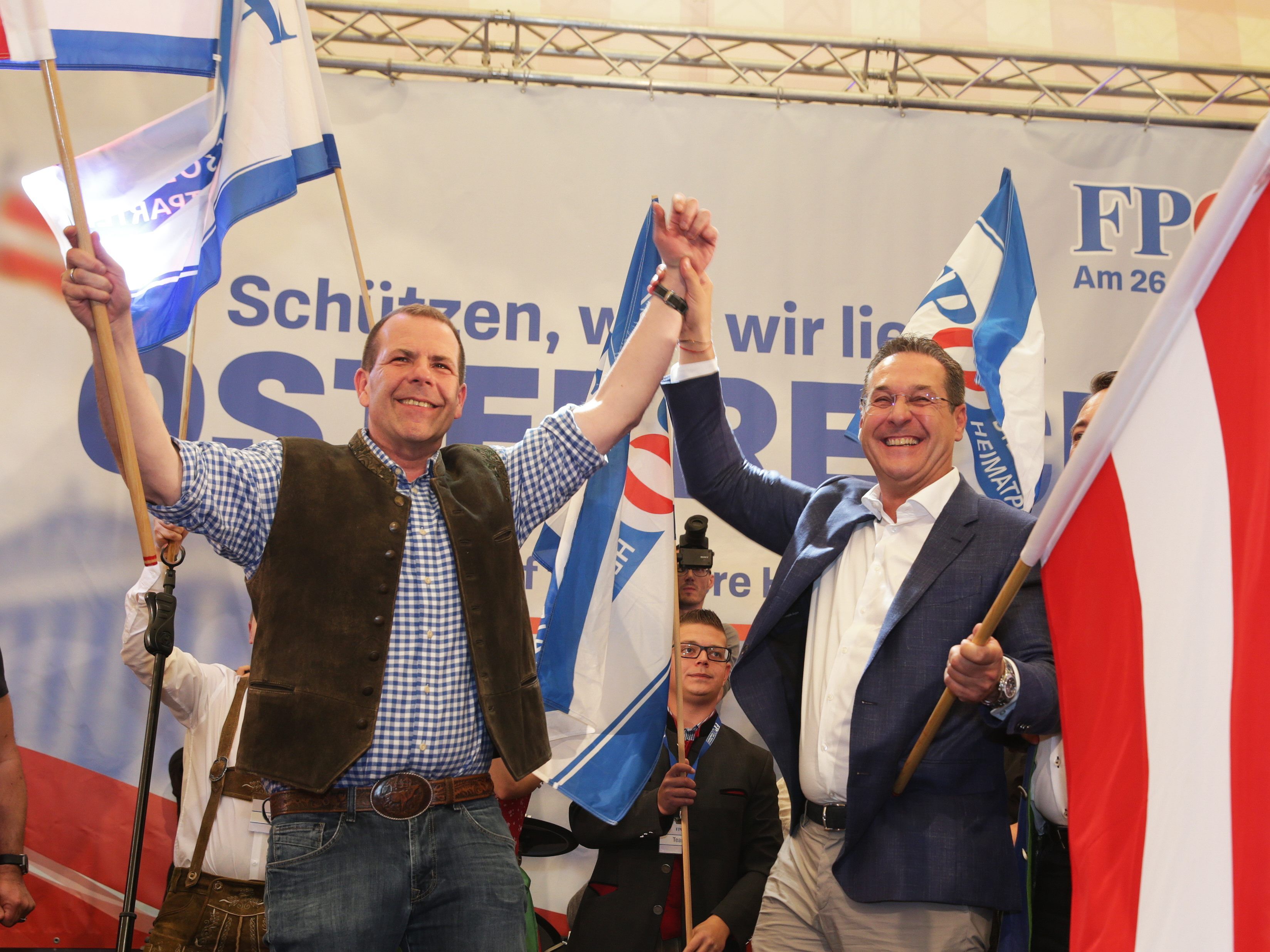 Die Feier zum 1. Mai wurde von der FPÖ für den Wahlkampf genutzt. Die Feier zum 1. Mai wurde von der FPÖ für den Wahlkampf genutzt.