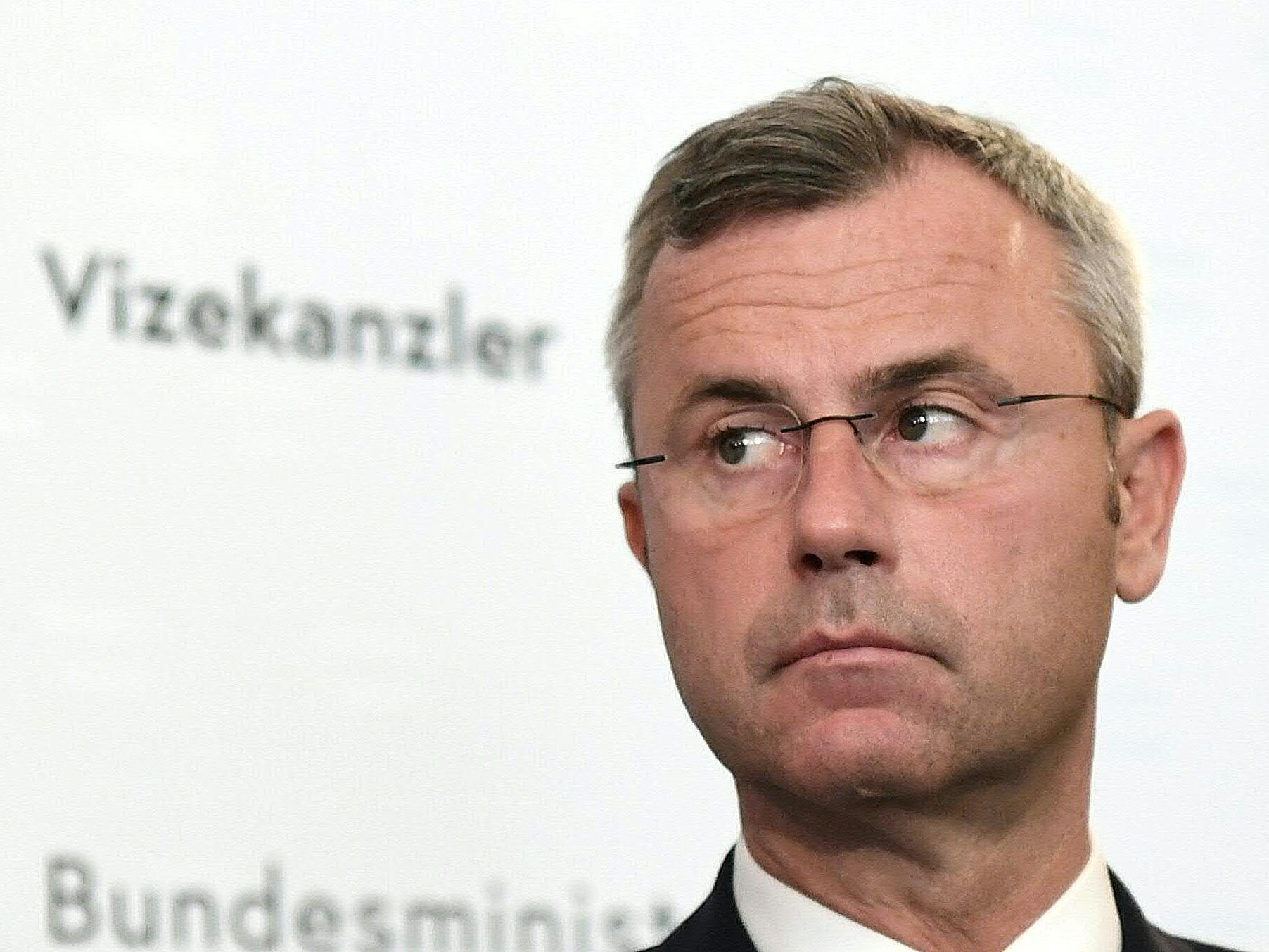 Hofer geht von der FPÖ-Spitzenkandidatur aus. Hofer geht von der FPÖ-Spitzenkandidatur aus.