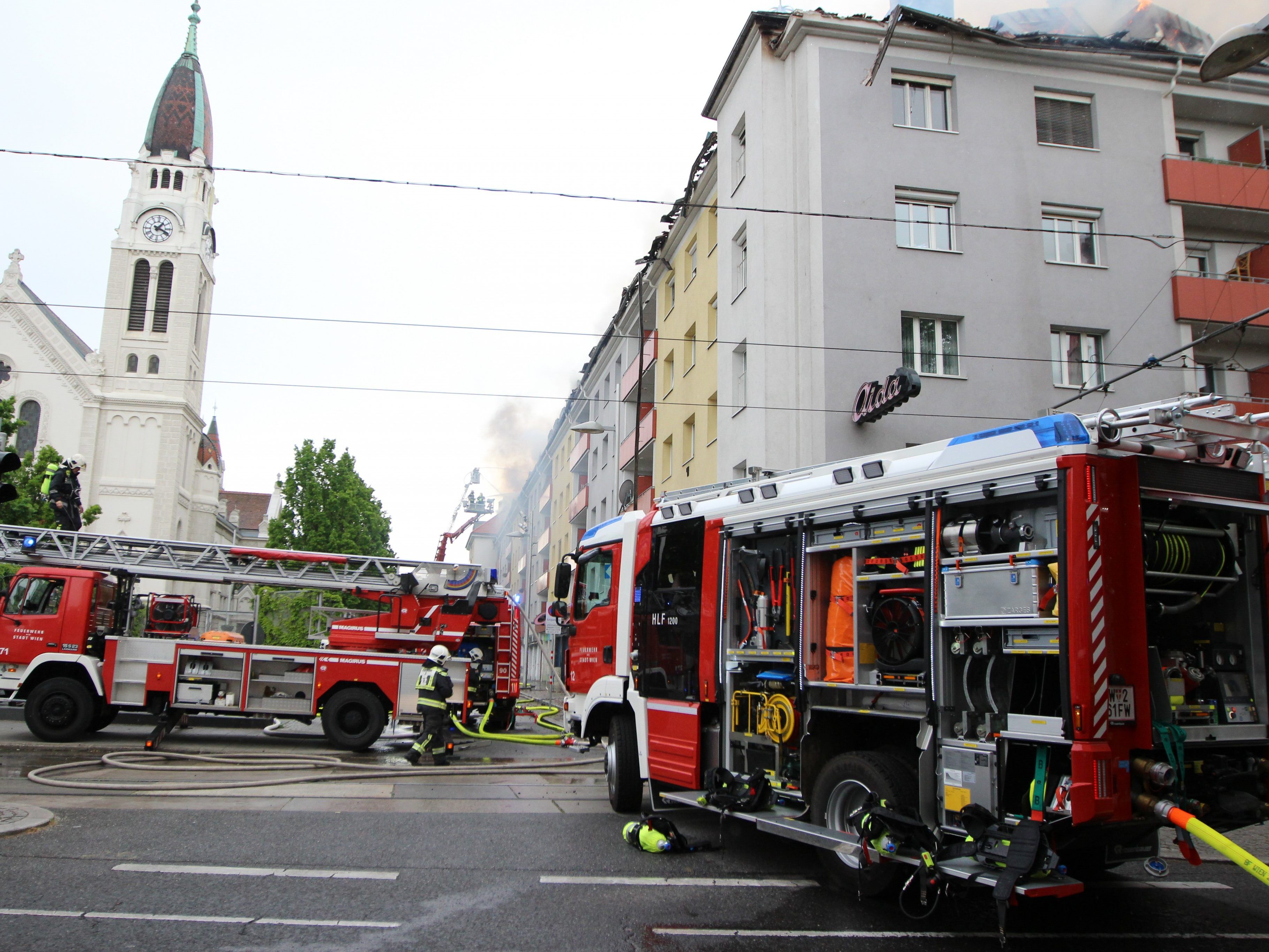 Der Brand richtete großen Schaden an. Der Brand richtete großen Schaden an.