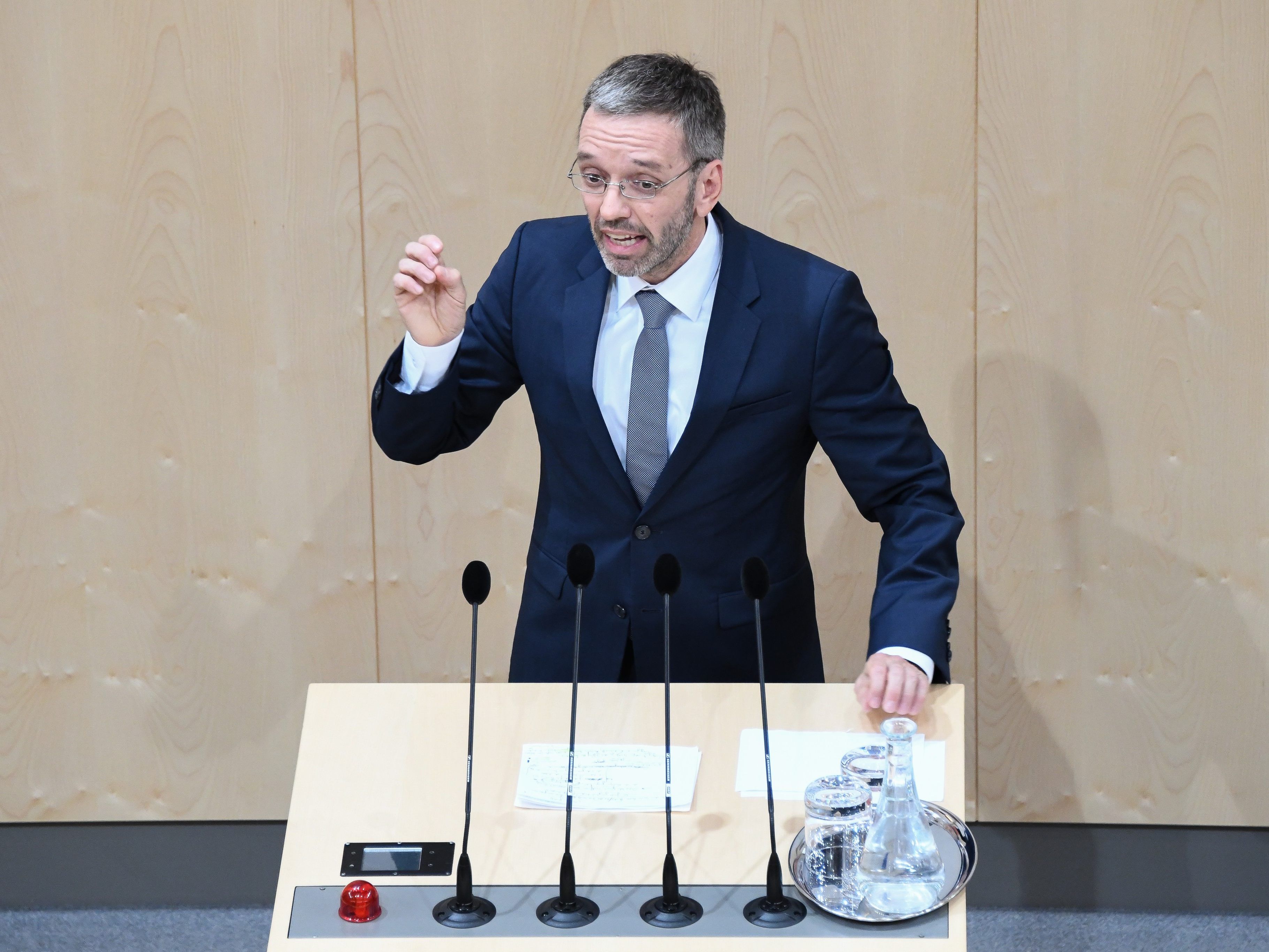 Kickl vemutet, dass beim Ibiza-Video "Spuren zur ÖVP" führen.