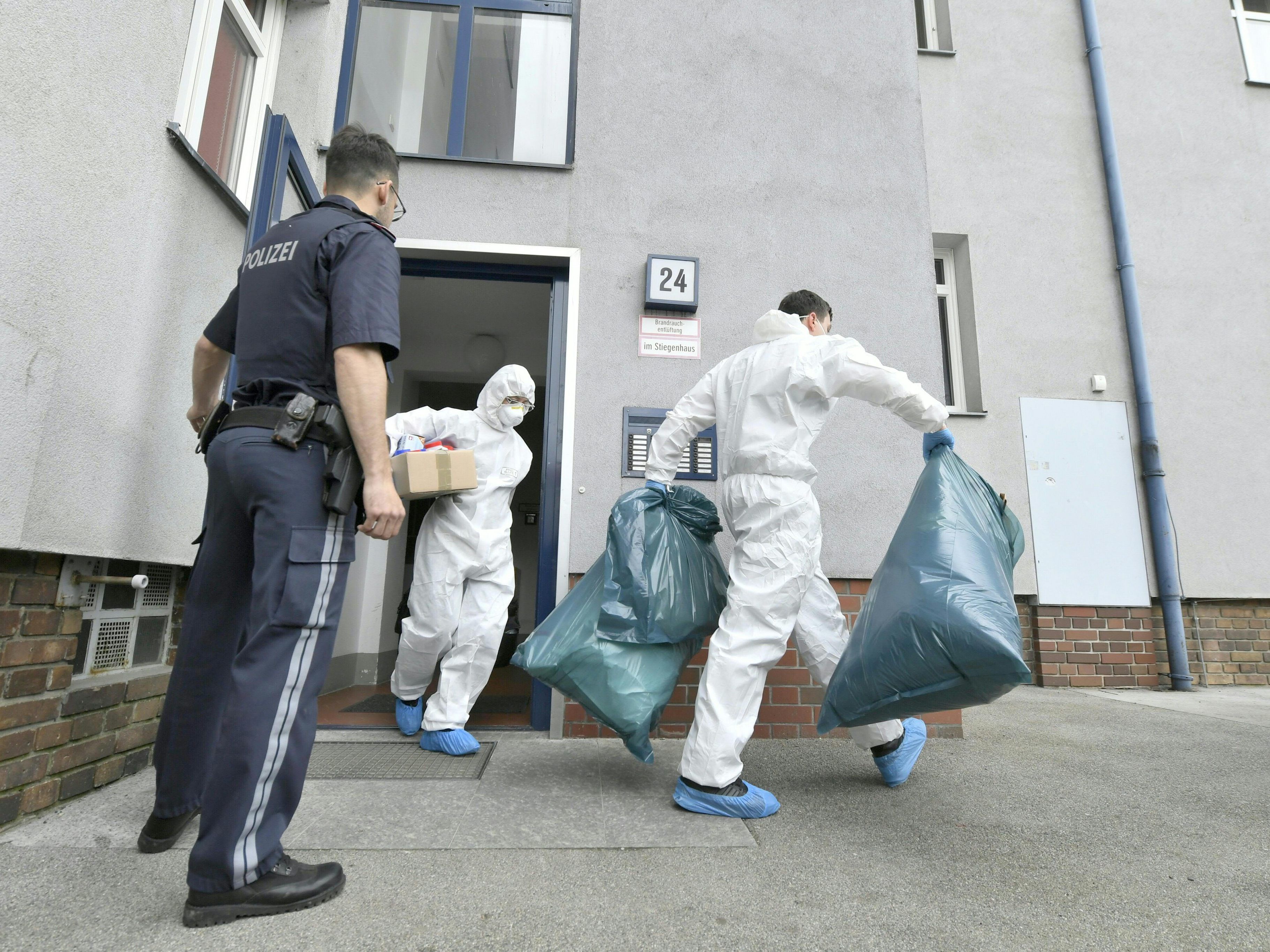 Die Frau und ihre beiden Töchter wurden in der Wohnung in Floridsdorf entdeckt.