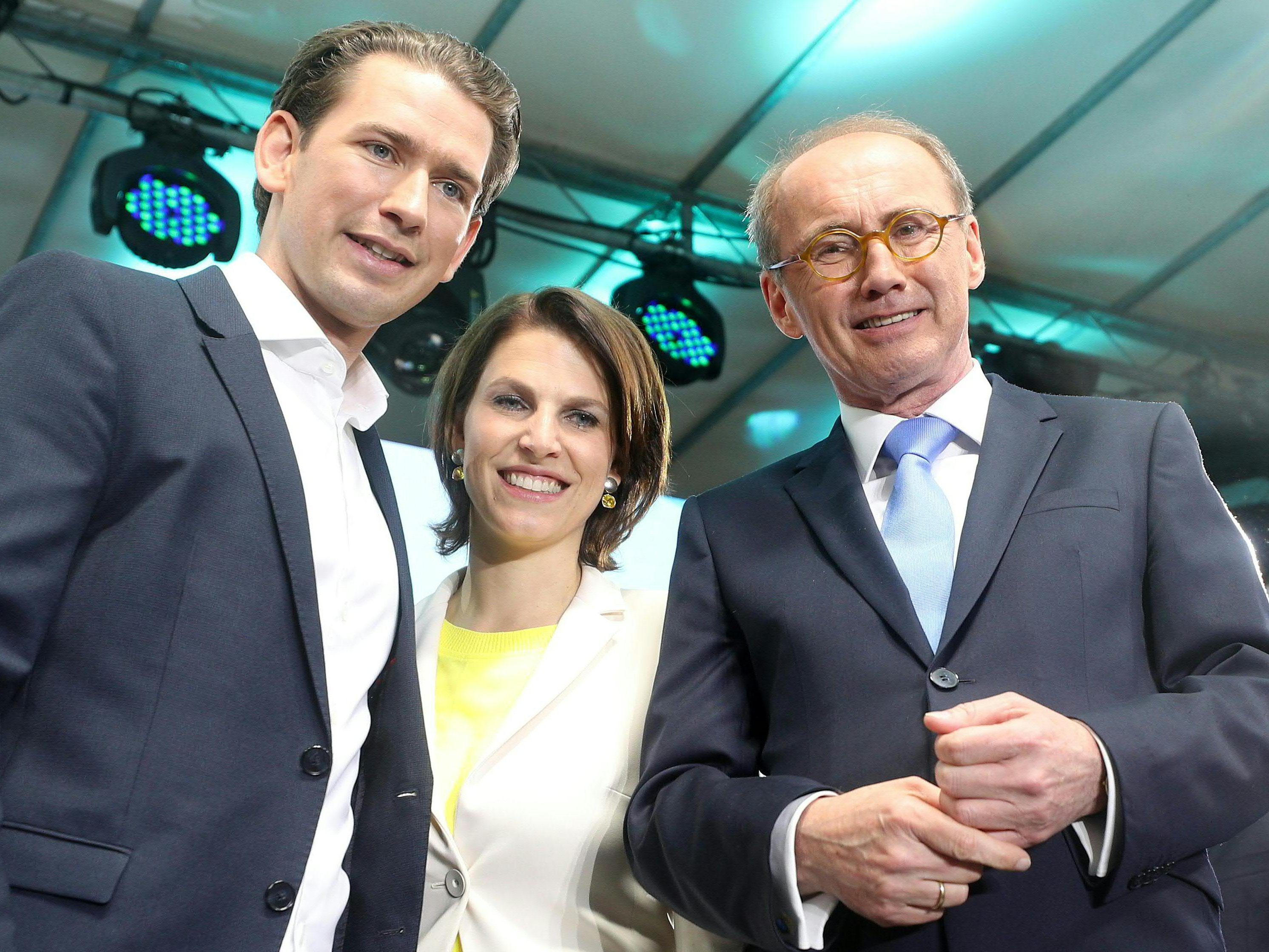 Bundeskanzler Sebastian Kurz (ÖVP), ÖVP-Listenzweite Karoline Edstadler und Spitzenkandidat Othmar Karas (ÖVP) am Sonntagabend Bundeskanzler Sebastian Kurz (ÖVP), ÖVP-Listenzweite Karoline Edstadler und Spitzenkandidat Othmar Karas (ÖVP) am Sonntagabend