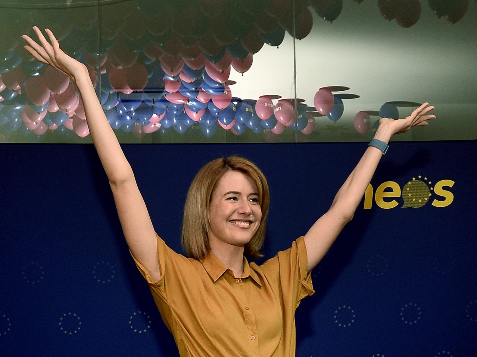 NEOS-Spitzenkanditatin Claudia Gamon hat allen Grund zur Freude NEOS-Spitzenkanditatin Claudia Gamon hat allen Grund zur Freude