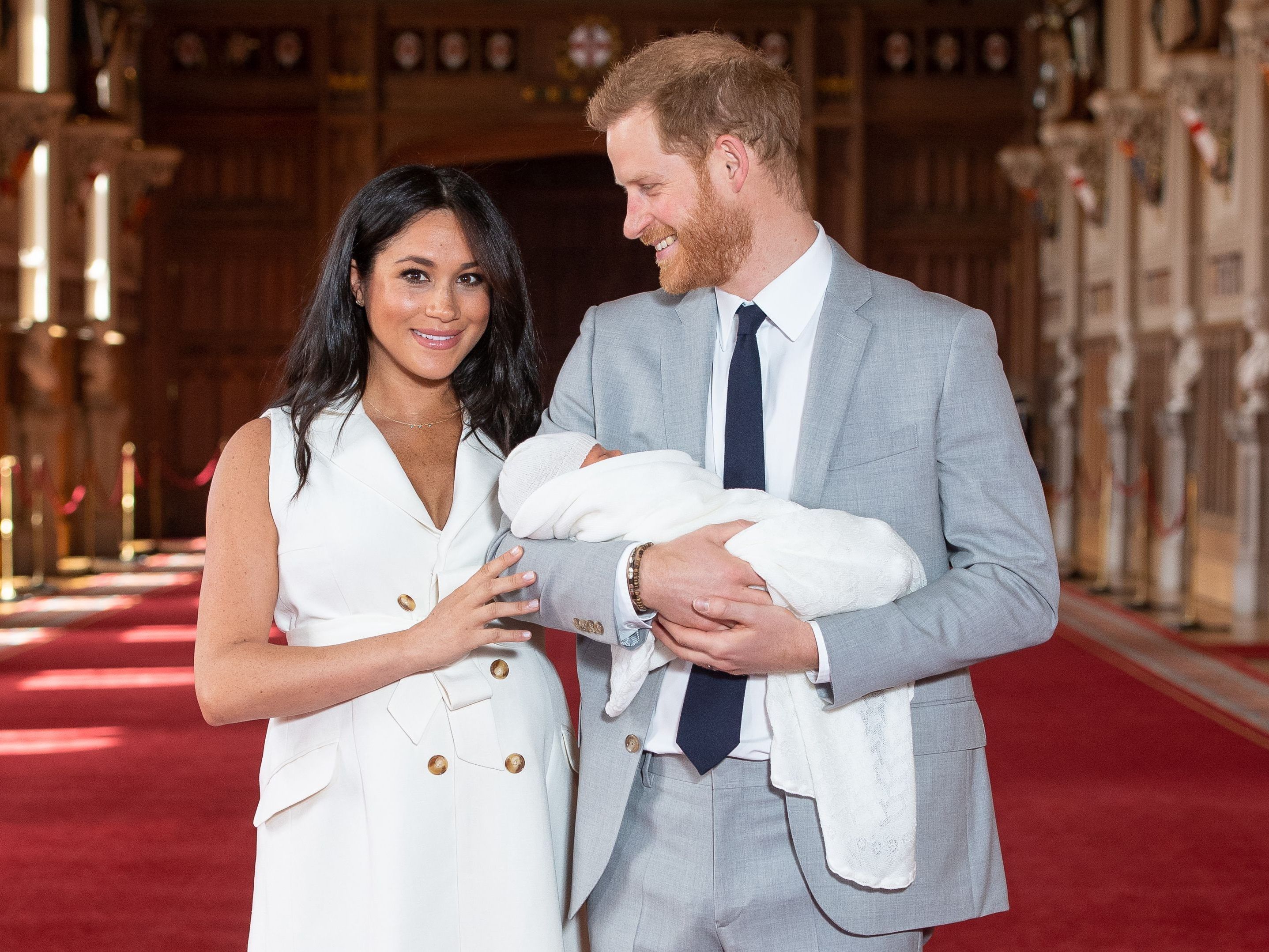 Prinz Harry und Meghan Markle zeigten erstmals ihren Sohn.