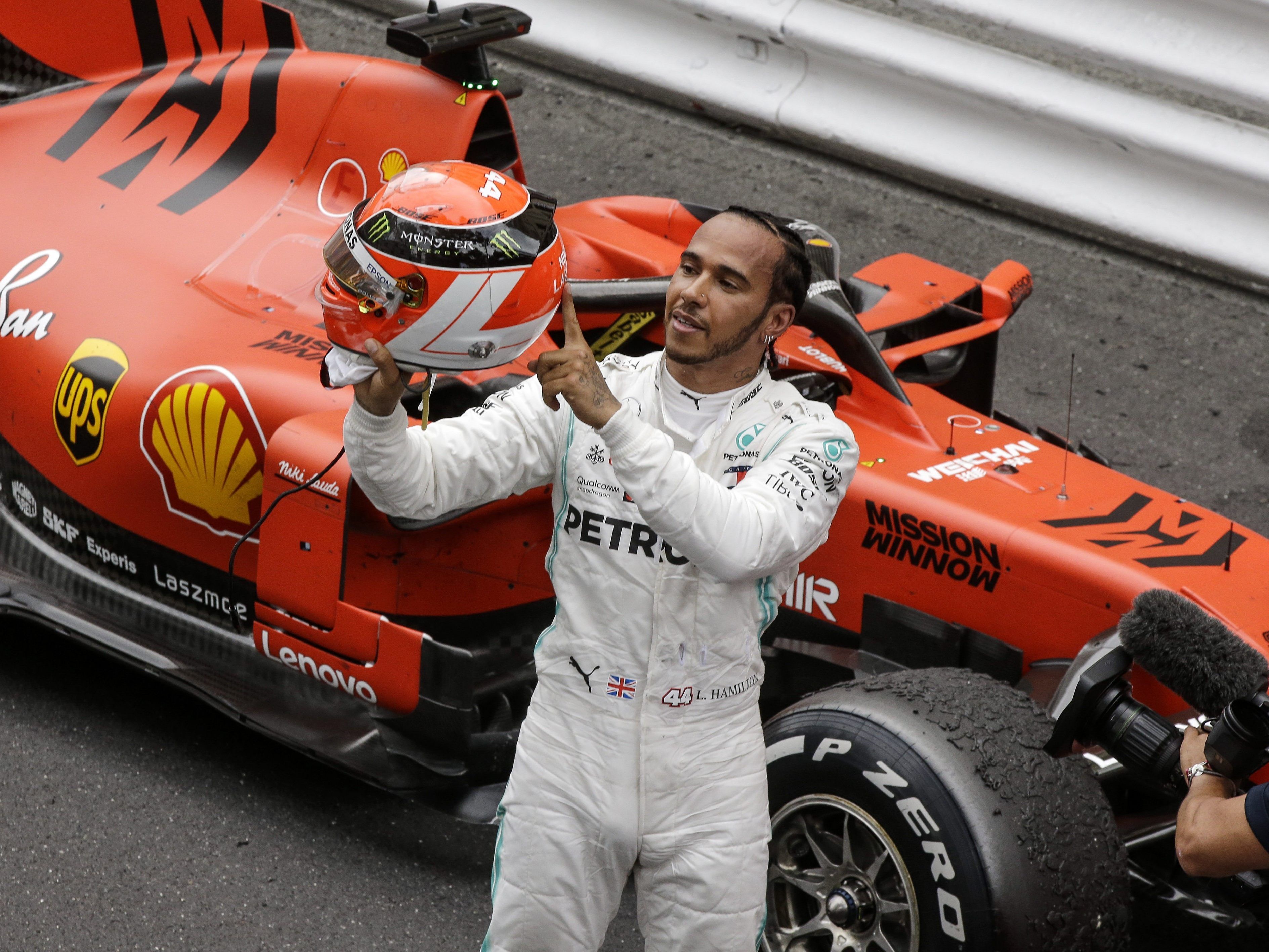 Hamilton gewinnt.