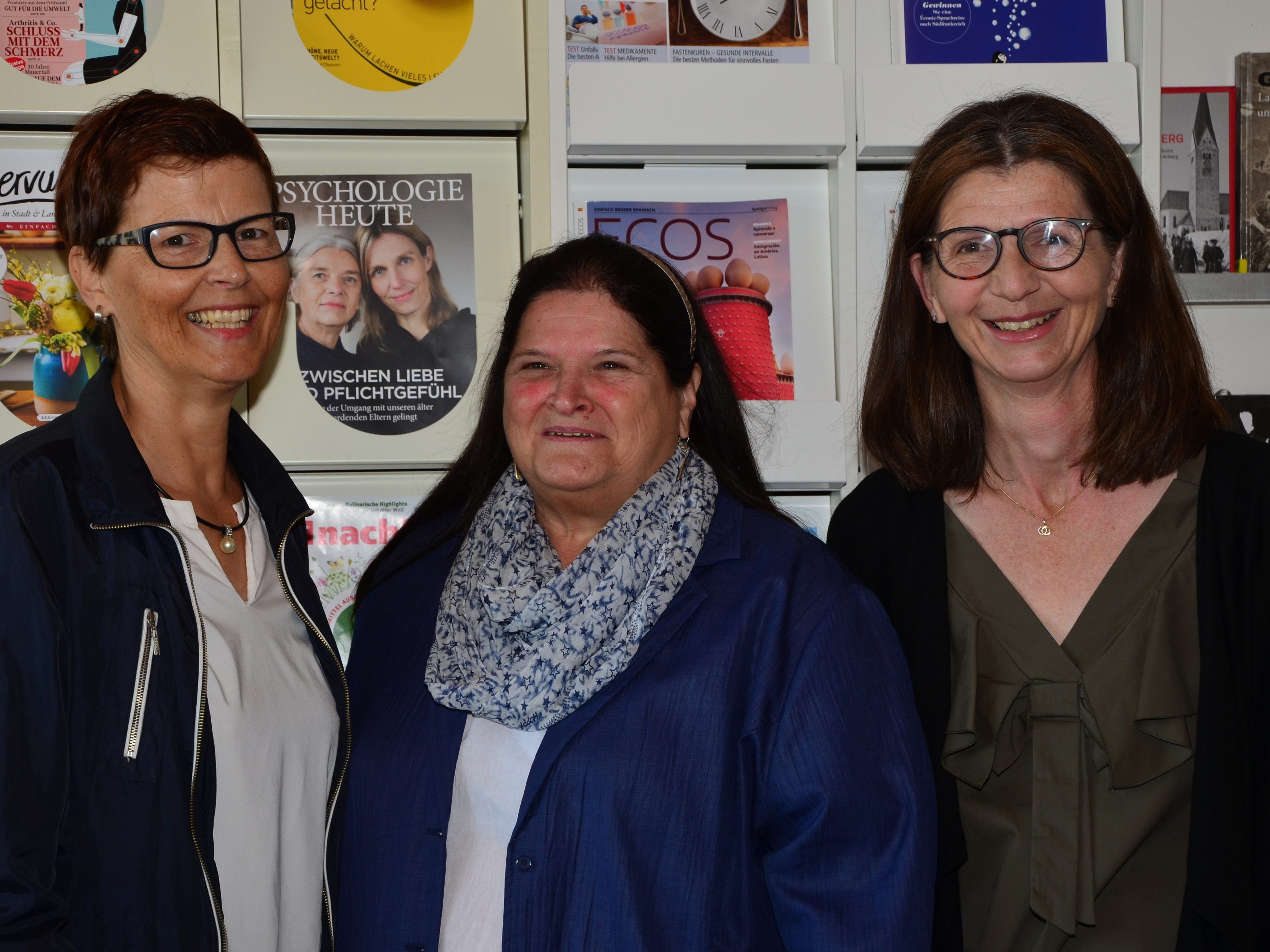 Leiterteam der Bücherei: Waltraud Böckle, Karin Lampert, Priska Bickel. Leiterteam der Bücherei: Waltraud Böckle, Karin Lampert, Priska Bickel.