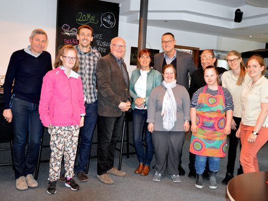 LR Christian Bernhard und Fachbereichsleiter Peter Kinger beim Besuch im „Zäwas“ in Bludenz.