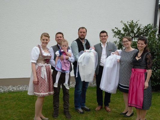 Doppeltaufe mit Sonnenschein Nora und Sonnenschein Johannes Doppeltaufe mit Sonnenschein Nora und Sonnenschein Johannes
