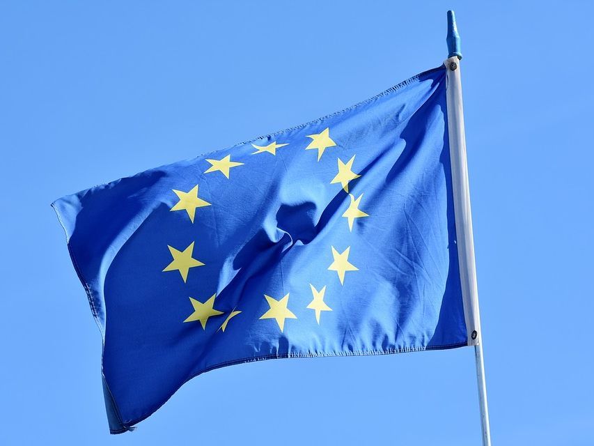 Eine mögliche EU-Aufnahme von Nordmazedonien und Albanien steht zur Debatte. Eine mögliche EU-Aufnahme von Nordmazedonien und Albanien steht zur Debatte.
