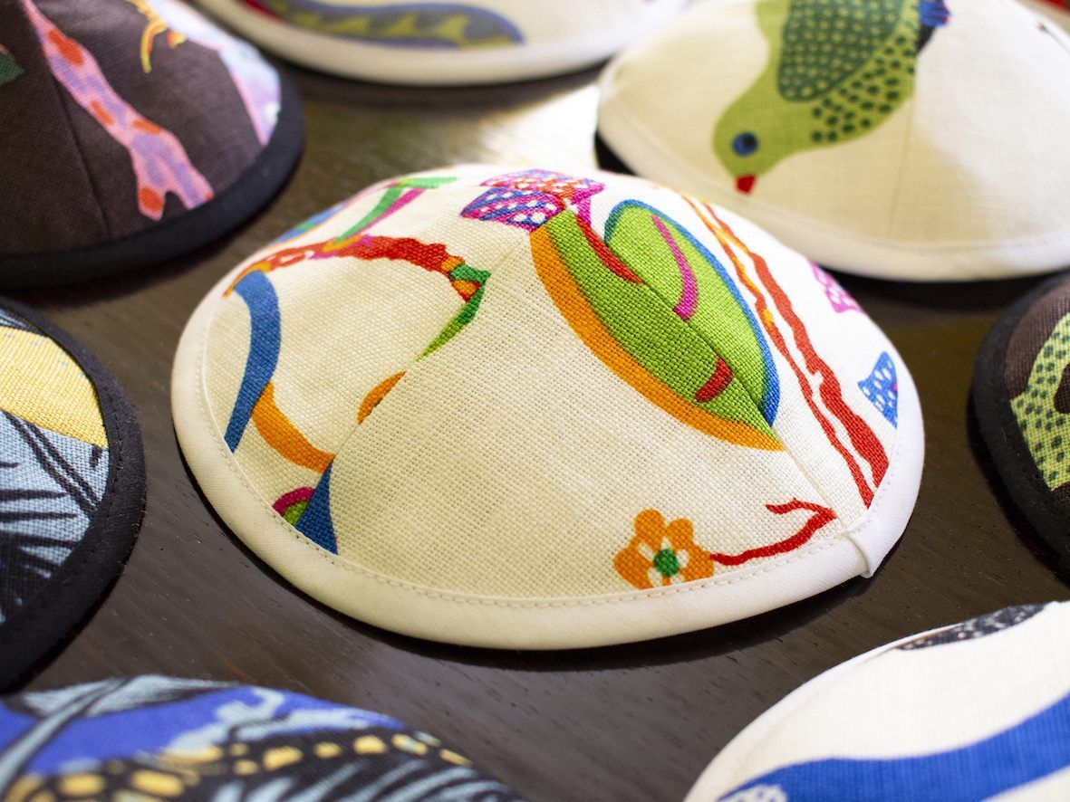 Die Pepi Kippa sind ab 16. Mai erhältlich. Die Pepi Kippa sind ab 16. Mai erhältlich.