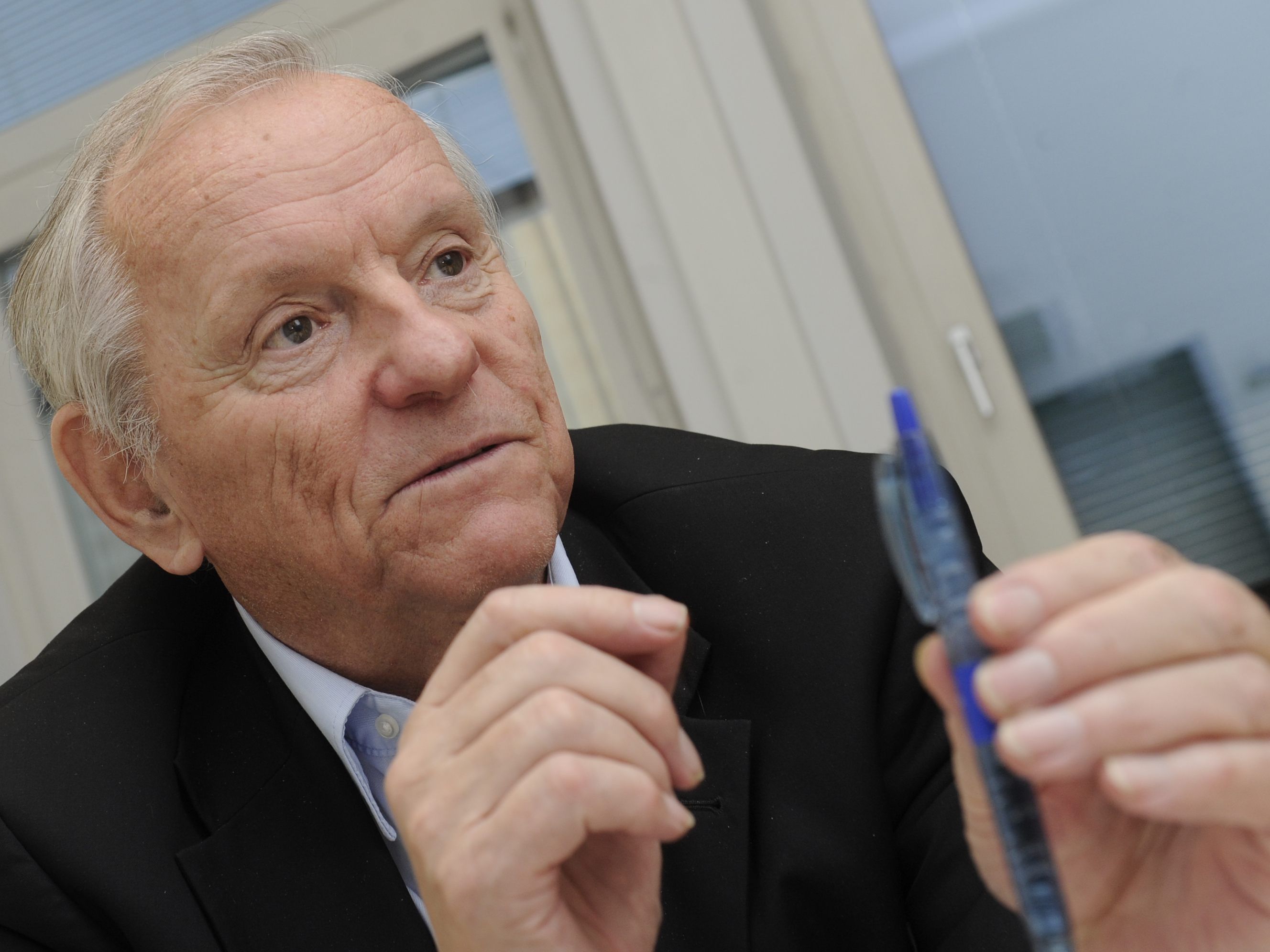 Gefeiert wird die Ernennung zur "EPS Historic Site" gleichzeitig mit einem Symposium am 22. Mai zu Ehren von Helmut Rauch. Gefeiert wird die Ernennung zur "EPS Historic Site" gleichzeitig mit einem Symposium am 22. Mai zu Ehren von Helmut Rauch.