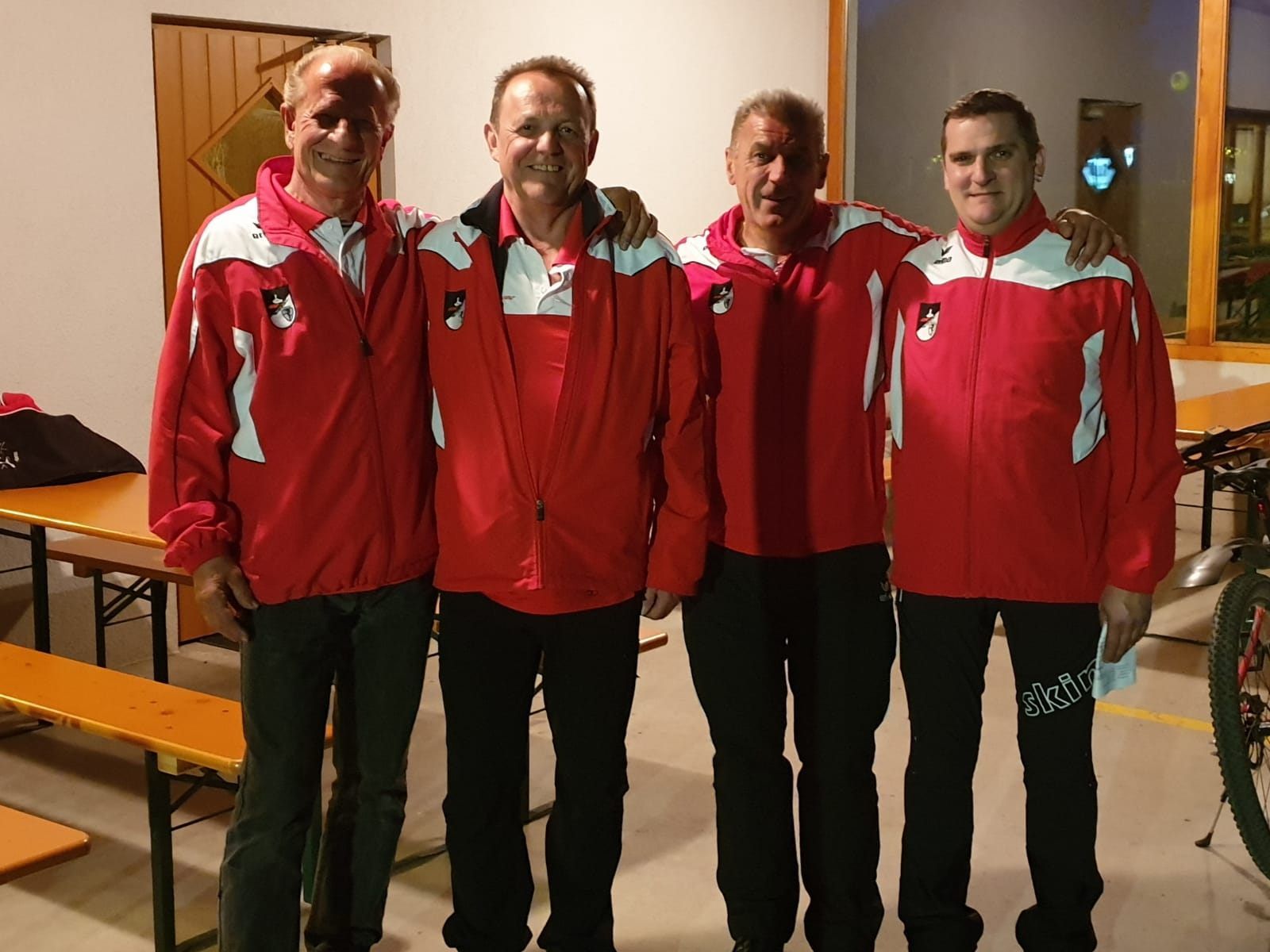 (Arnold Voltolini, Obmann Josef Gruber, Raimund Walch und Vinzenz Zech) (Arnold Voltolini, Obmann Josef Gruber, Raimund Walch und Vinzenz Zech)