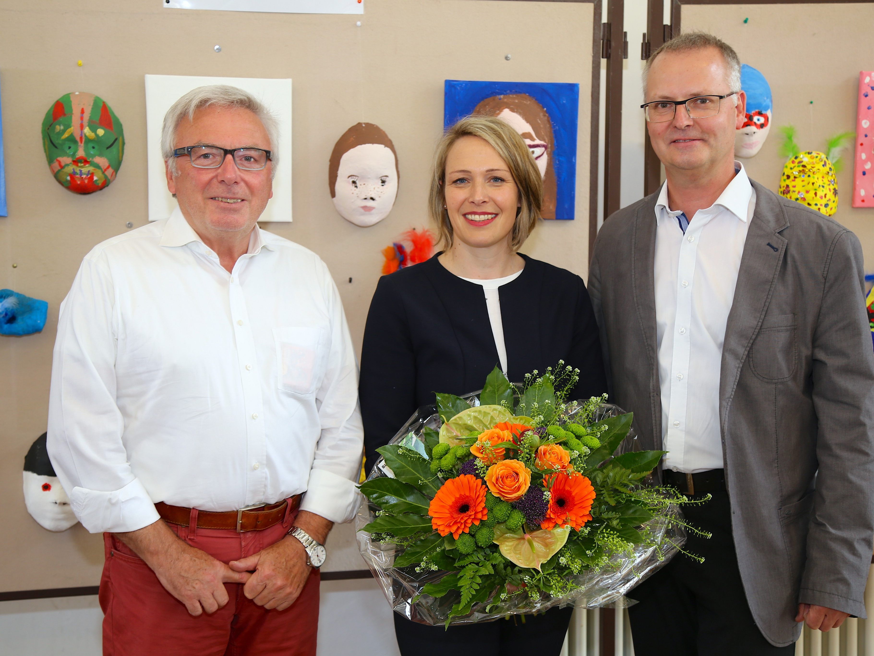 Herbert Sonderegger (Autohaus Sonderegger), Vizebürgeremeisterin Gudrun Petz-Bechter und Obmann Herbert Lins.