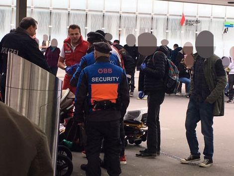 Die Frauen wurden bei der Rauferei verletzt und mussten ins Krankenhaus gebracht werden.