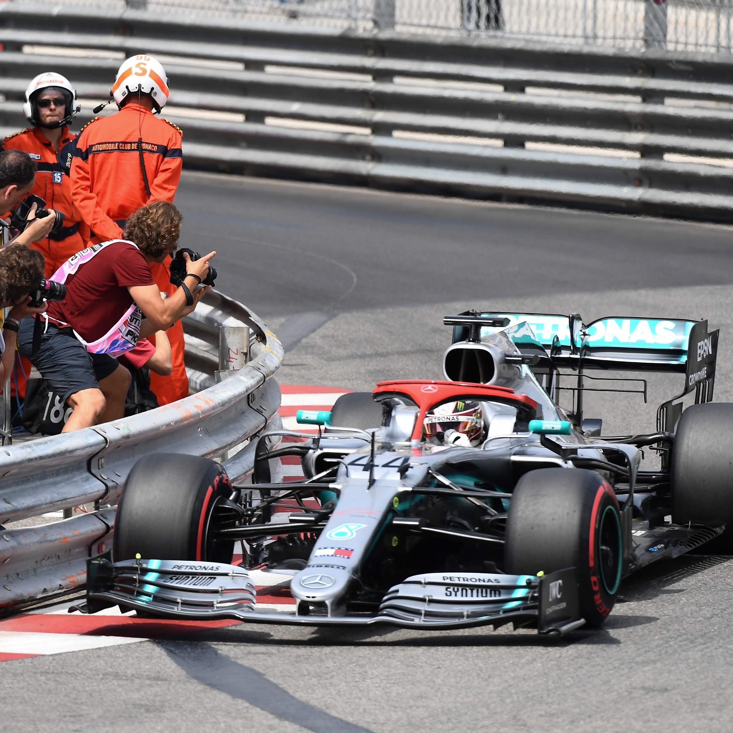 ewis HAmilton ist Dank Pole Position großer Favorit für den Grand Prix am Sonntag.