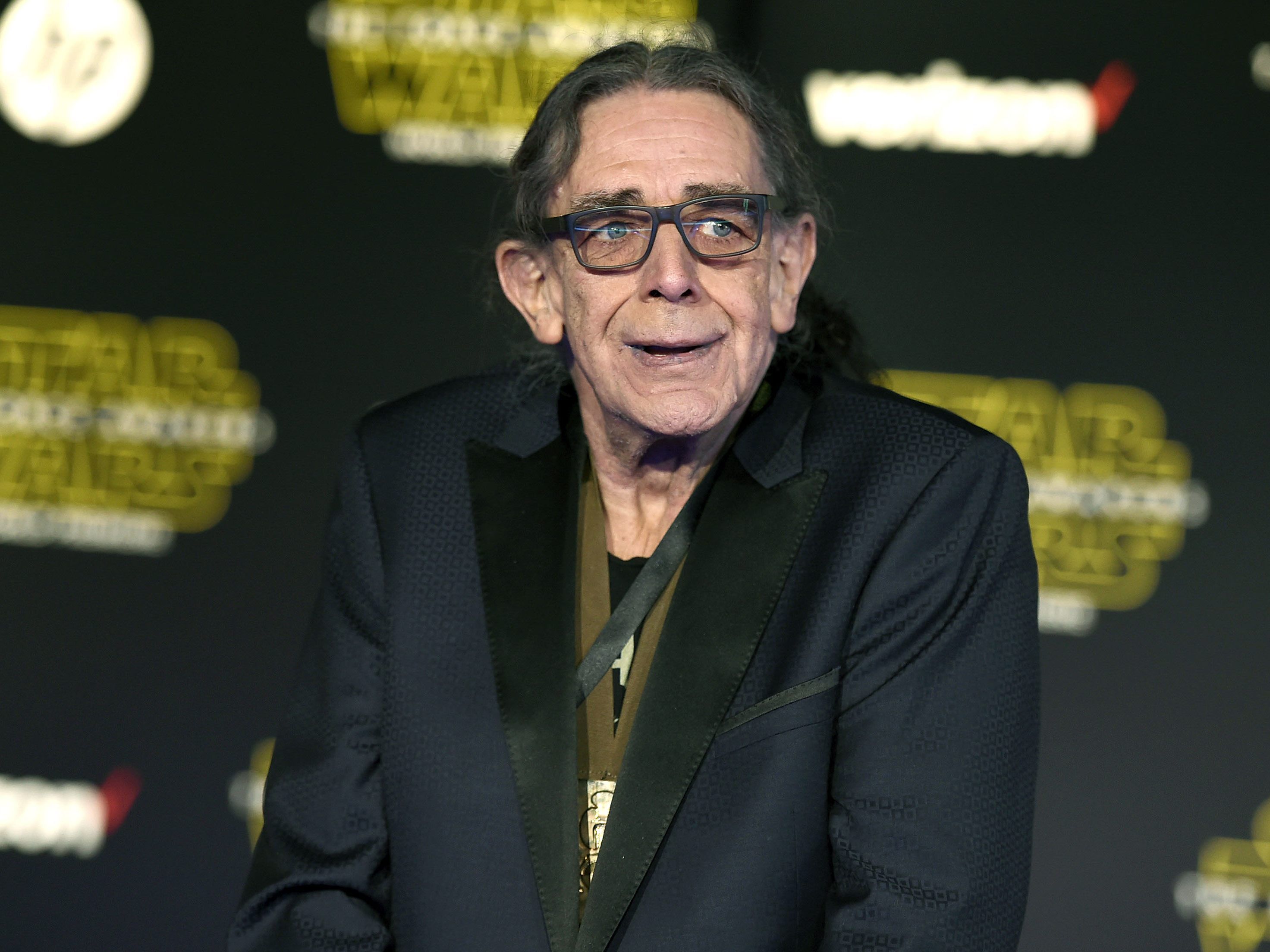 Mayhew ist im Alter von 74 Jahren gestorben. Mayhew ist im Alter von 74 Jahren gestorben.