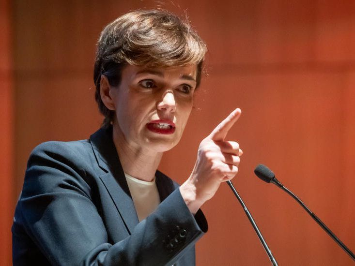 Die Oppostion fordert Neuwahlen Die Oppostion fordert Neuwahlen