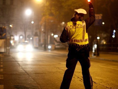Die Polizei stoppte einen jugendlichen Raser Die Polizei stoppte einen jugendlichen Raser